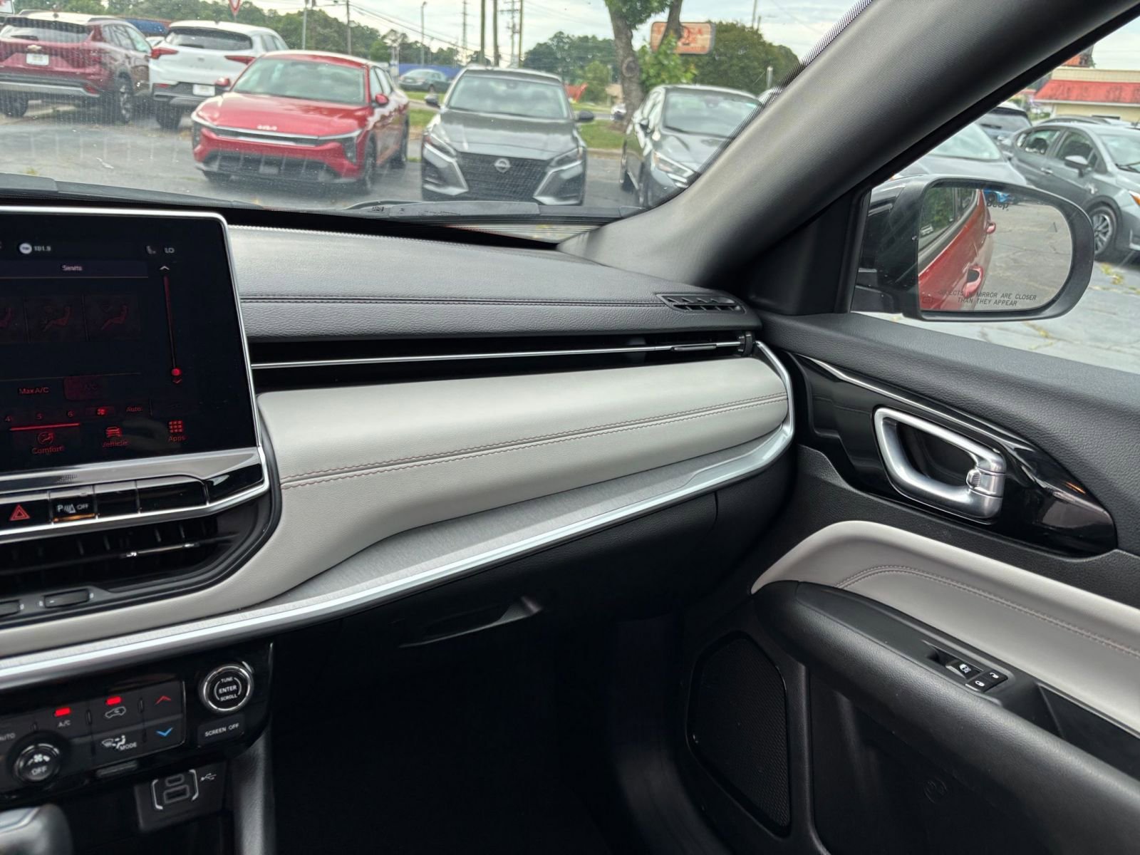 Thumbnail: 2025 Jeep Compass - 30