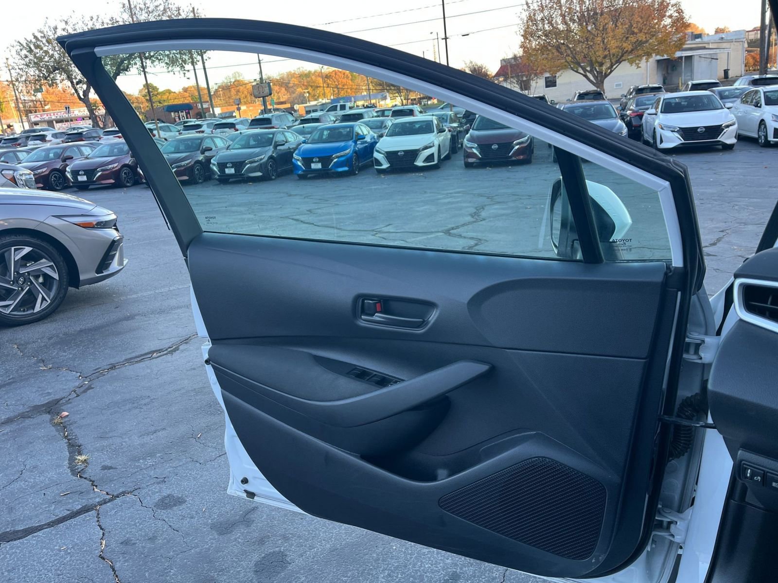 Thumbnail: 2025 Toyota Corolla - 18