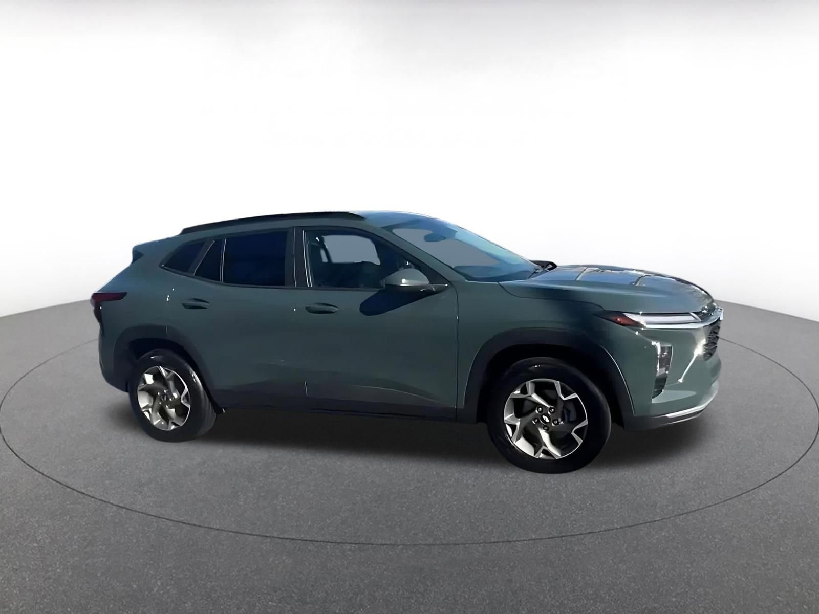 Thumbnail: 2025 Chevrolet Trax - 2