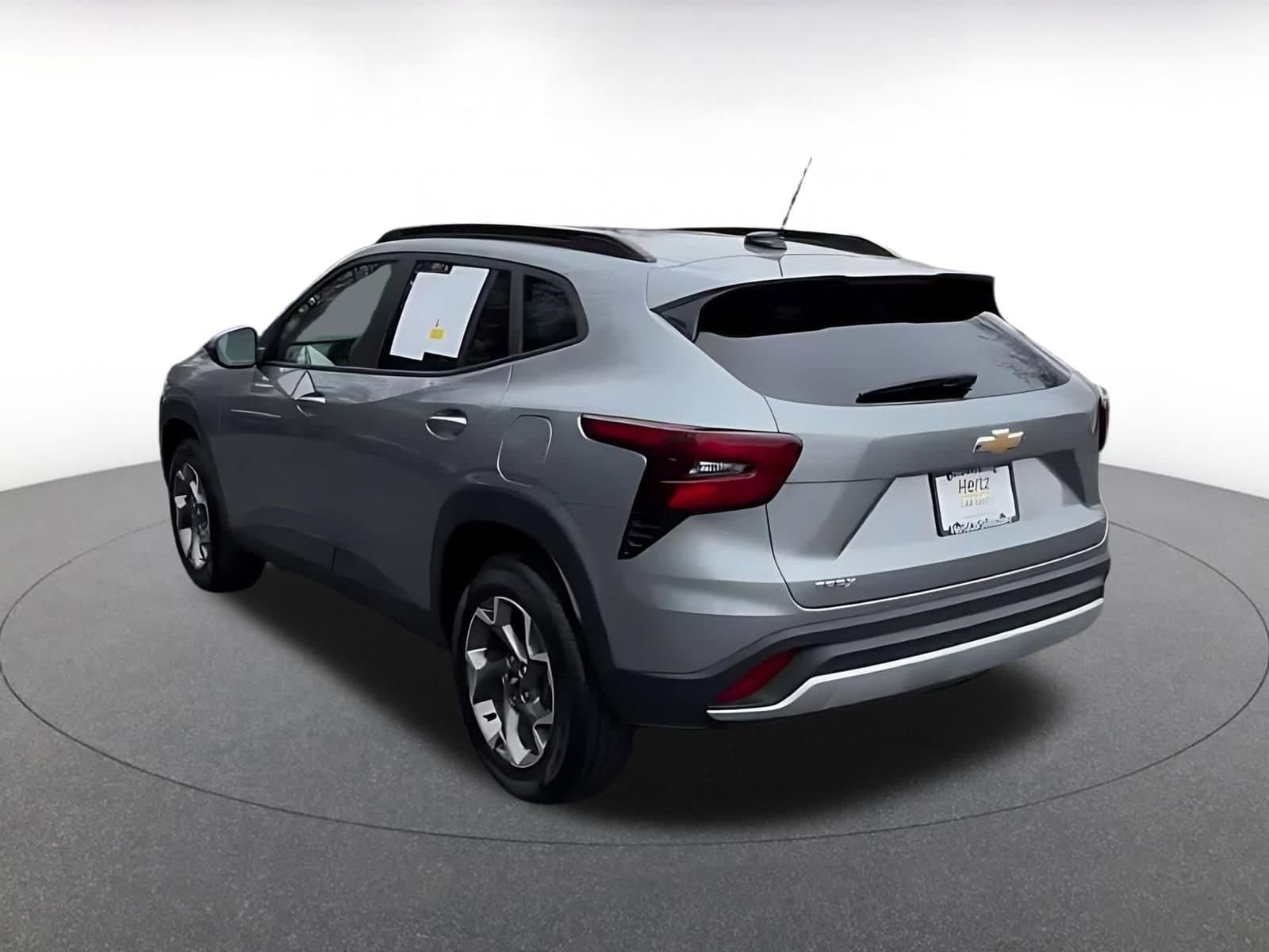 Thumbnail: 2025 Chevrolet Trax - 11