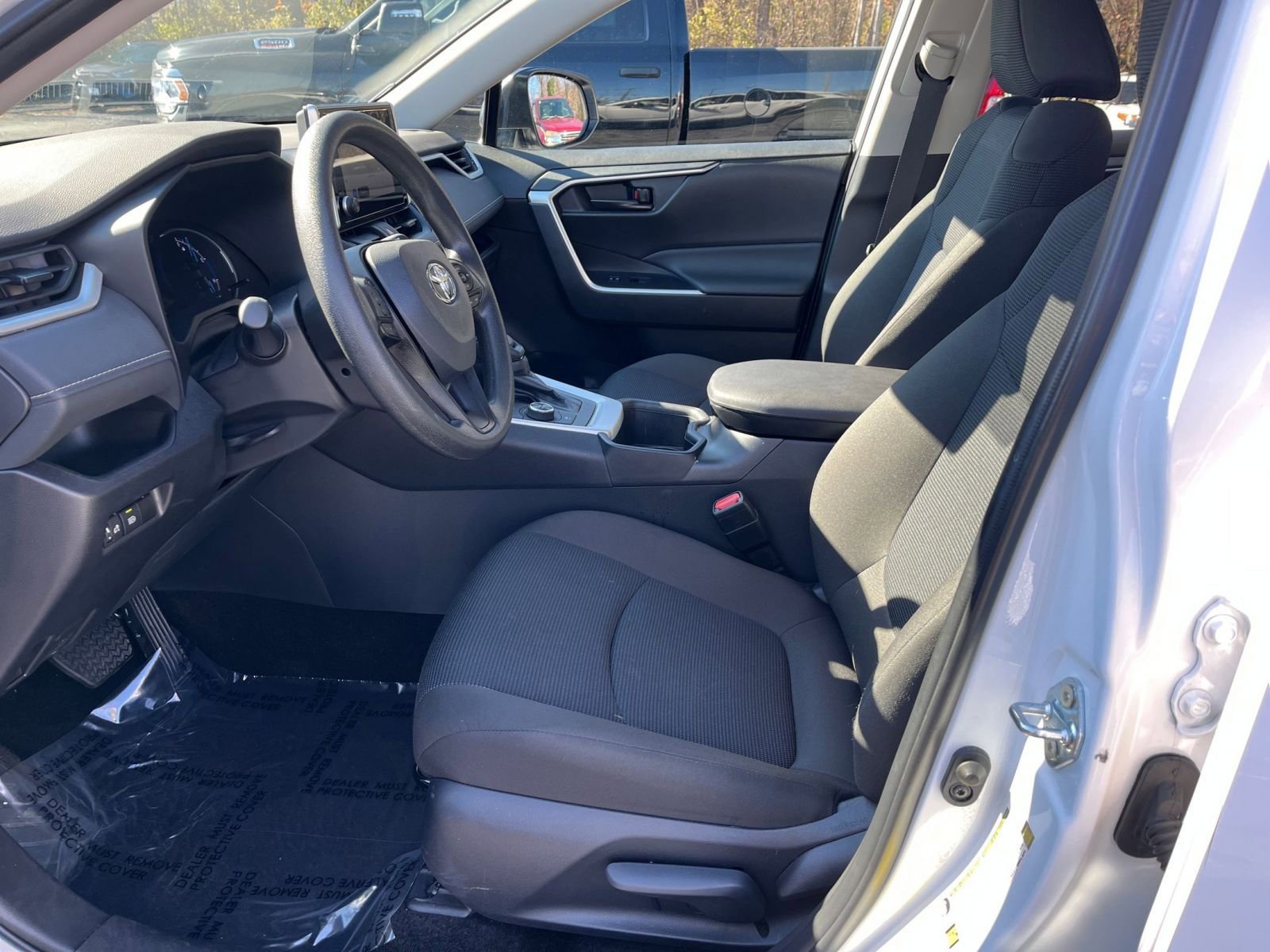 Thumbnail: 2025 Toyota RAV4 - 21