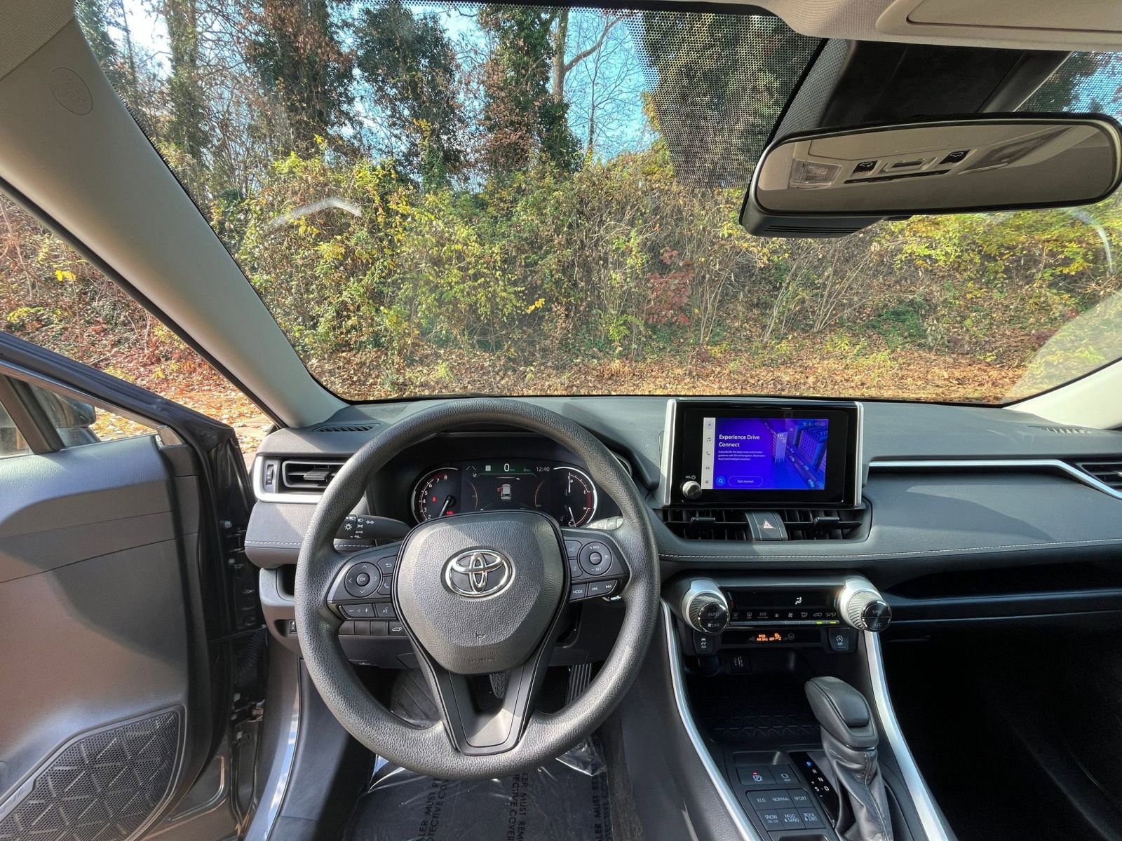 Thumbnail: 2025 Toyota RAV4 - 30