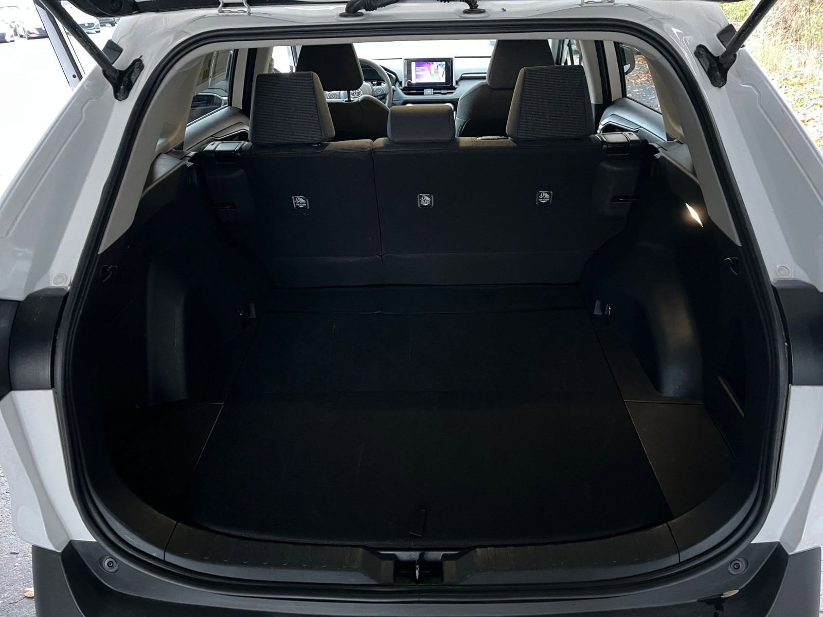 Thumbnail: 2025 Toyota RAV4 - 27