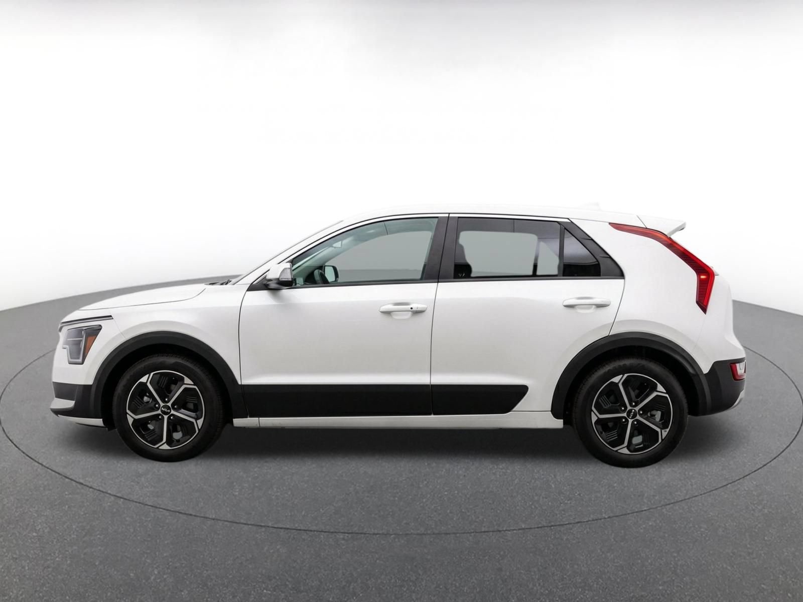 Thumbnail: 2026 Kia Niro - 4