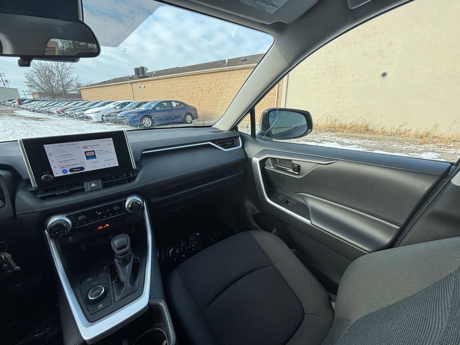 Thumbnail: 2025 Toyota RAV4 - 33