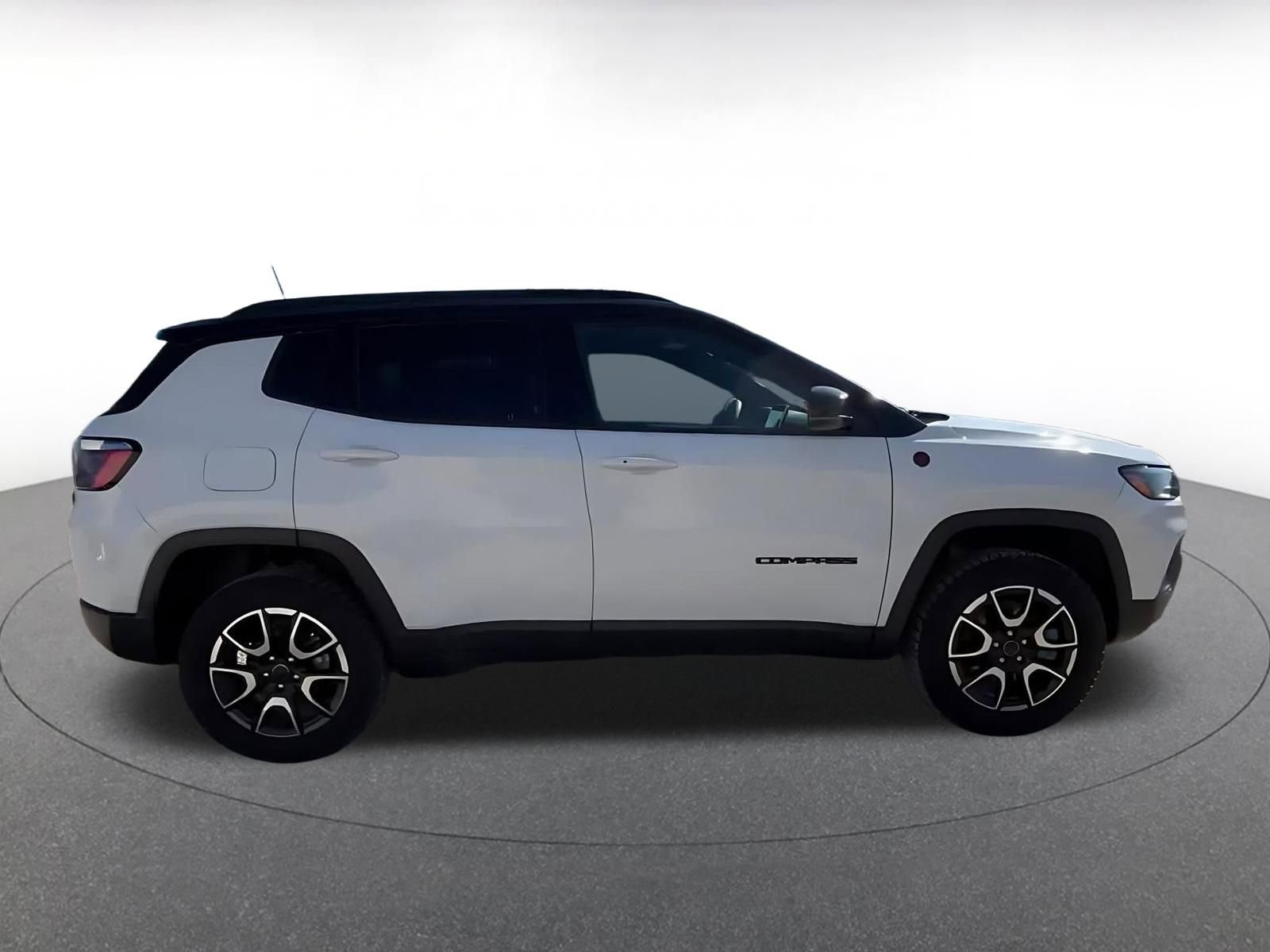 Thumbnail: 2025 Jeep Compass - 16