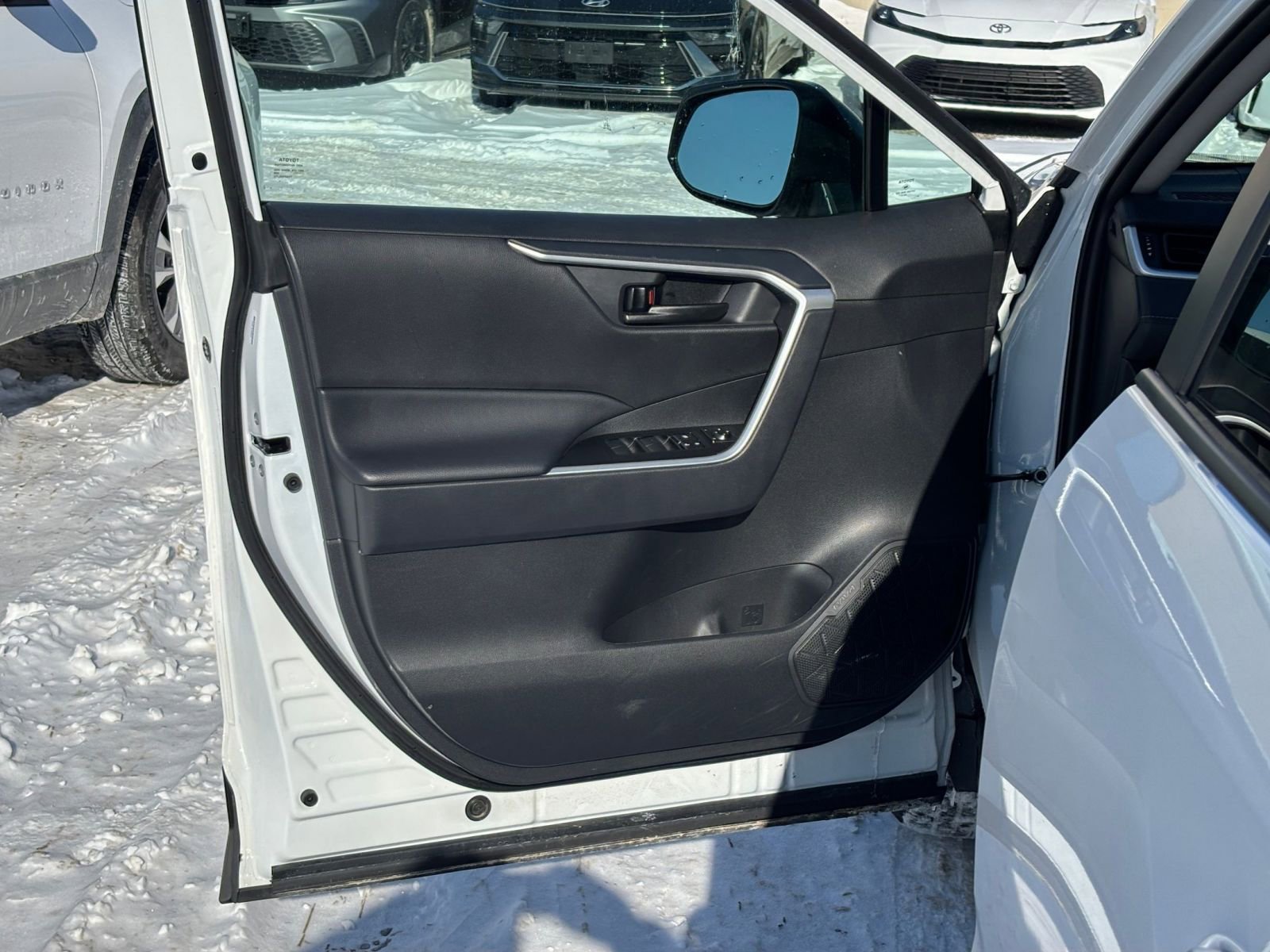 Thumbnail: 2025 Toyota RAV4 - 23