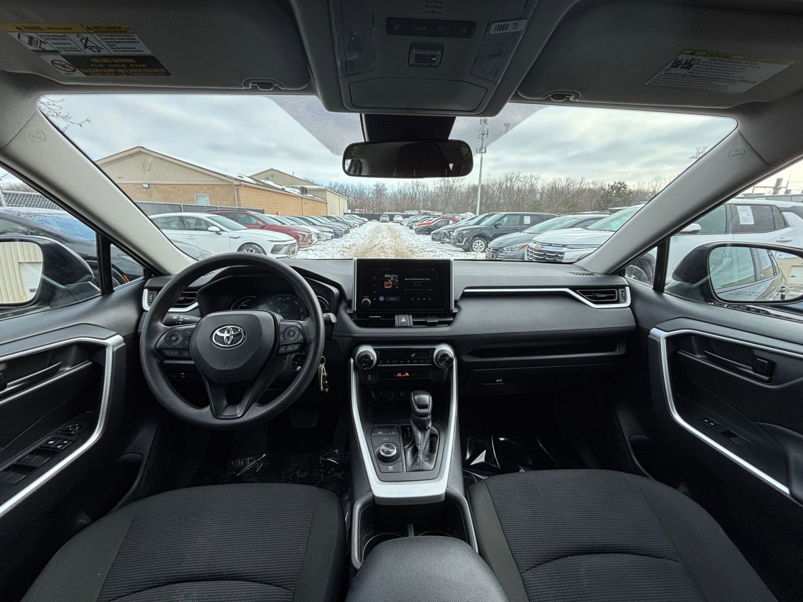 Thumbnail: 2025 Toyota RAV4 - 32