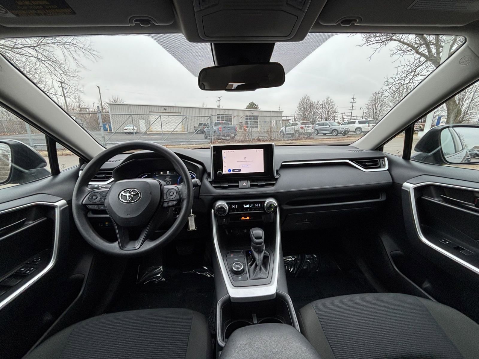 Thumbnail: 2025 Toyota RAV4 - 32