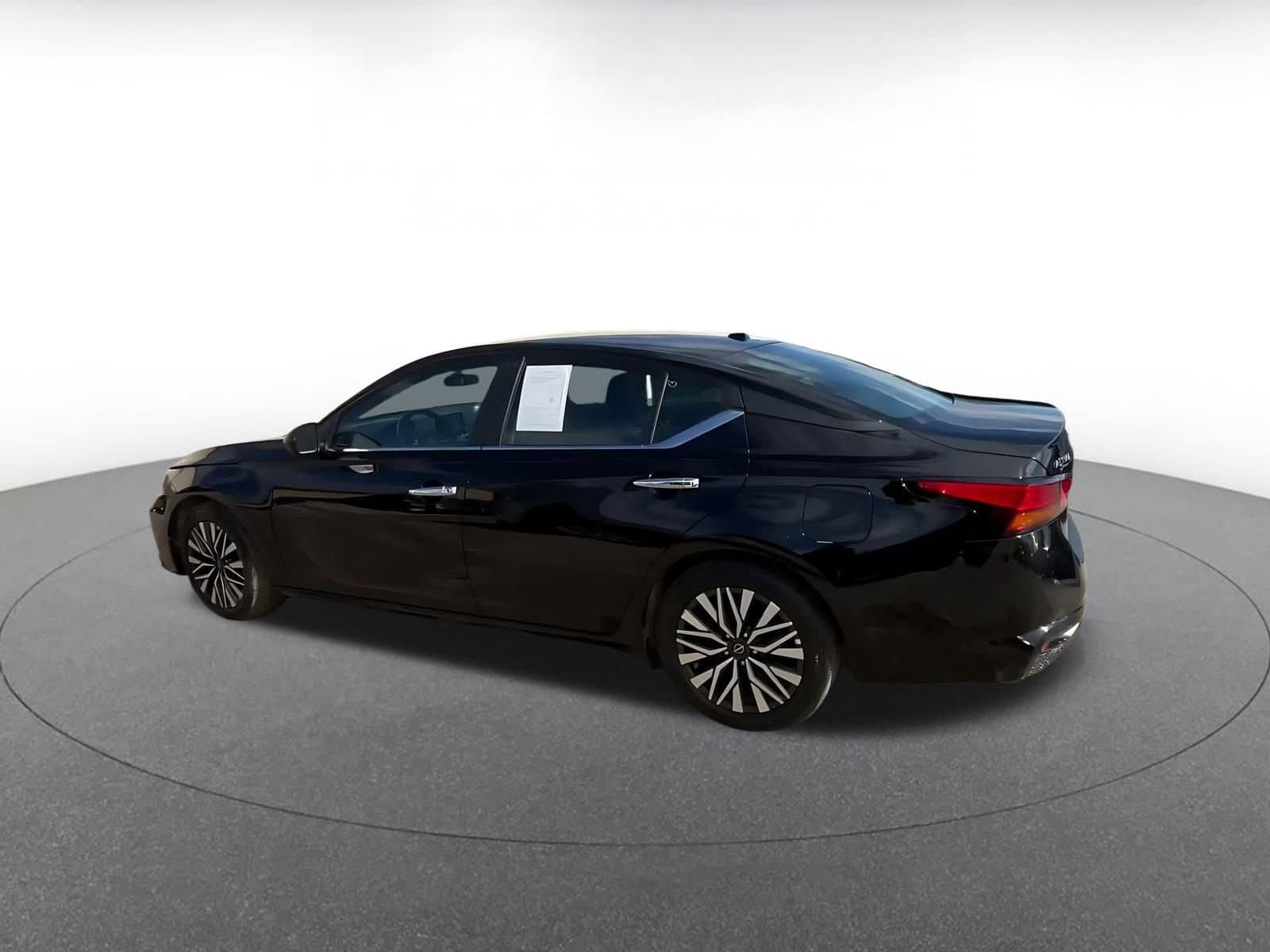 Thumbnail: 2025 Nissan Altima - 10