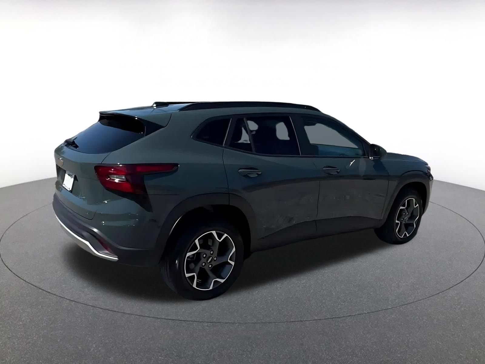 Thumbnail: 2025 Chevrolet Trax - 15