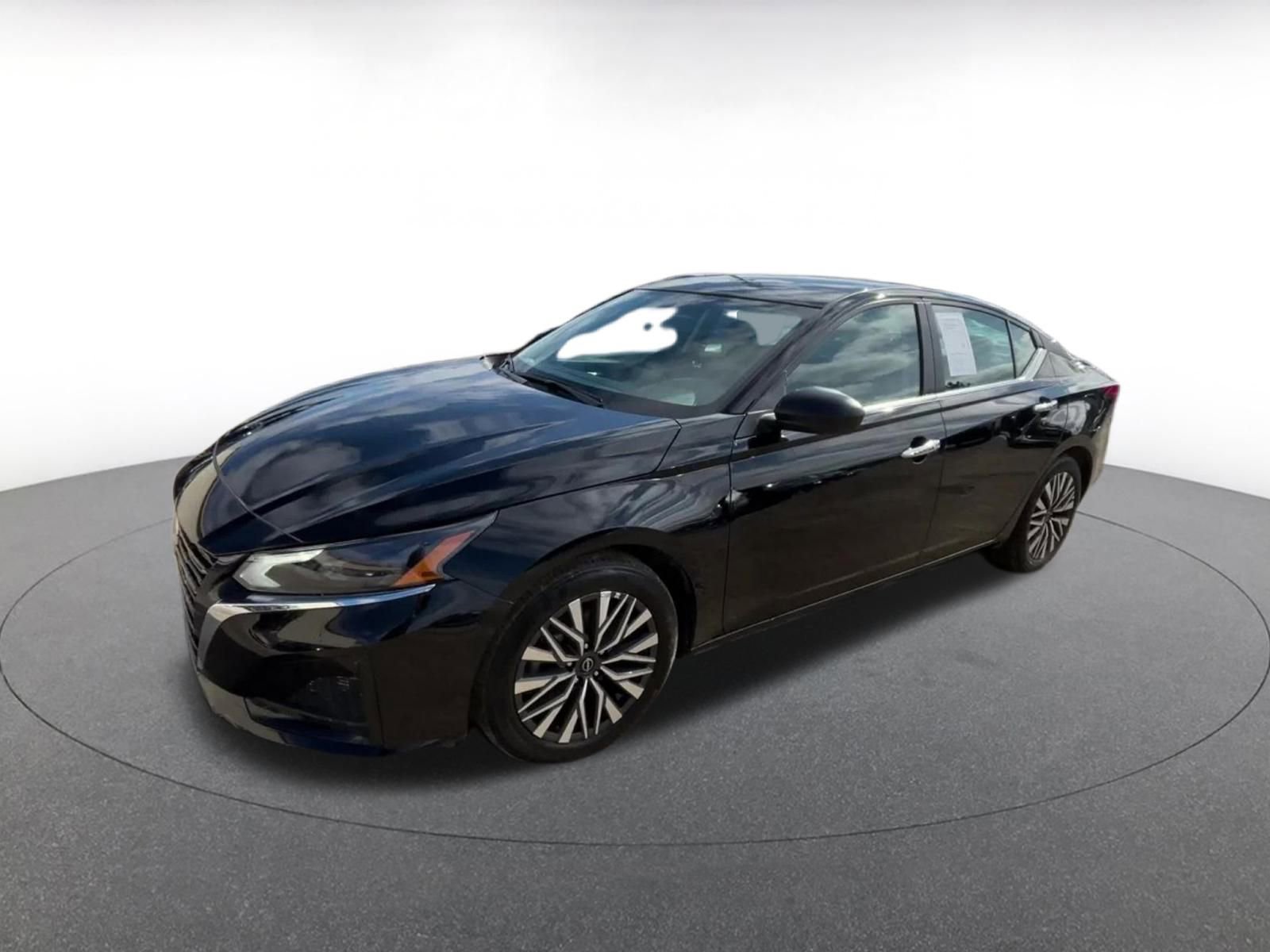 Thumbnail: 2025 Nissan Altima - 8