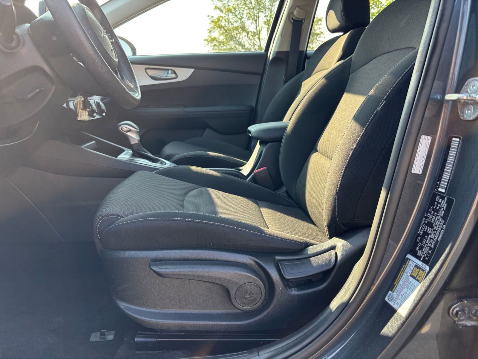 Thumbnail: 2023 Kia Forte - 24