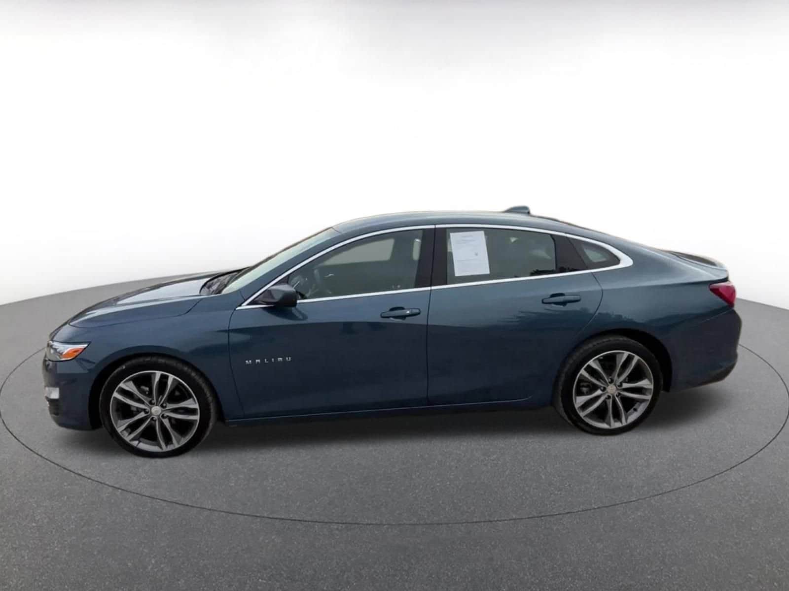 Thumbnail: 2024 Chevrolet Malibu - 9