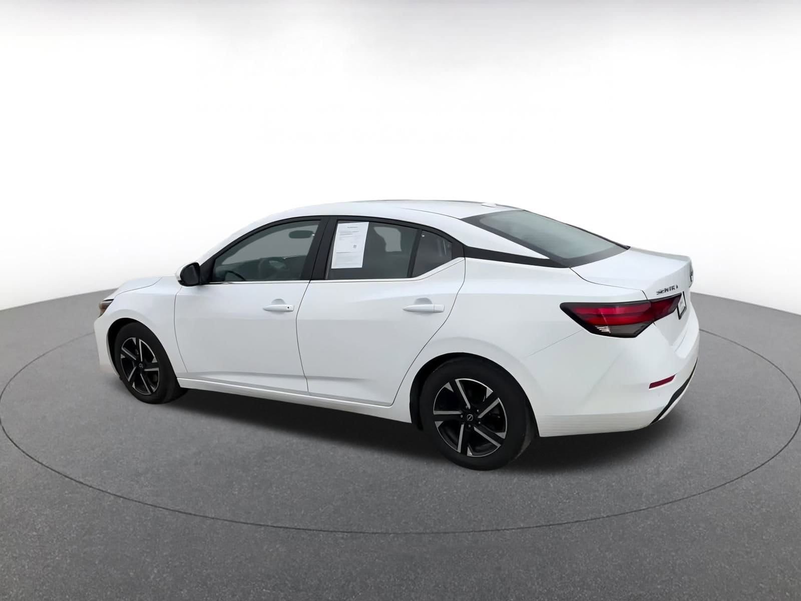 Thumbnail: 2024 Nissan Sentra - 10