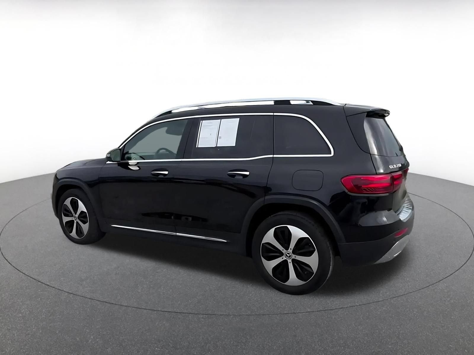 Thumbnail: 2025 Mercedes-Benz GLB - 10