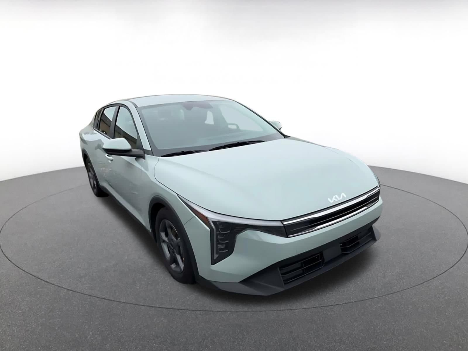 Thumbnail: 2026 Kia K4 - 3