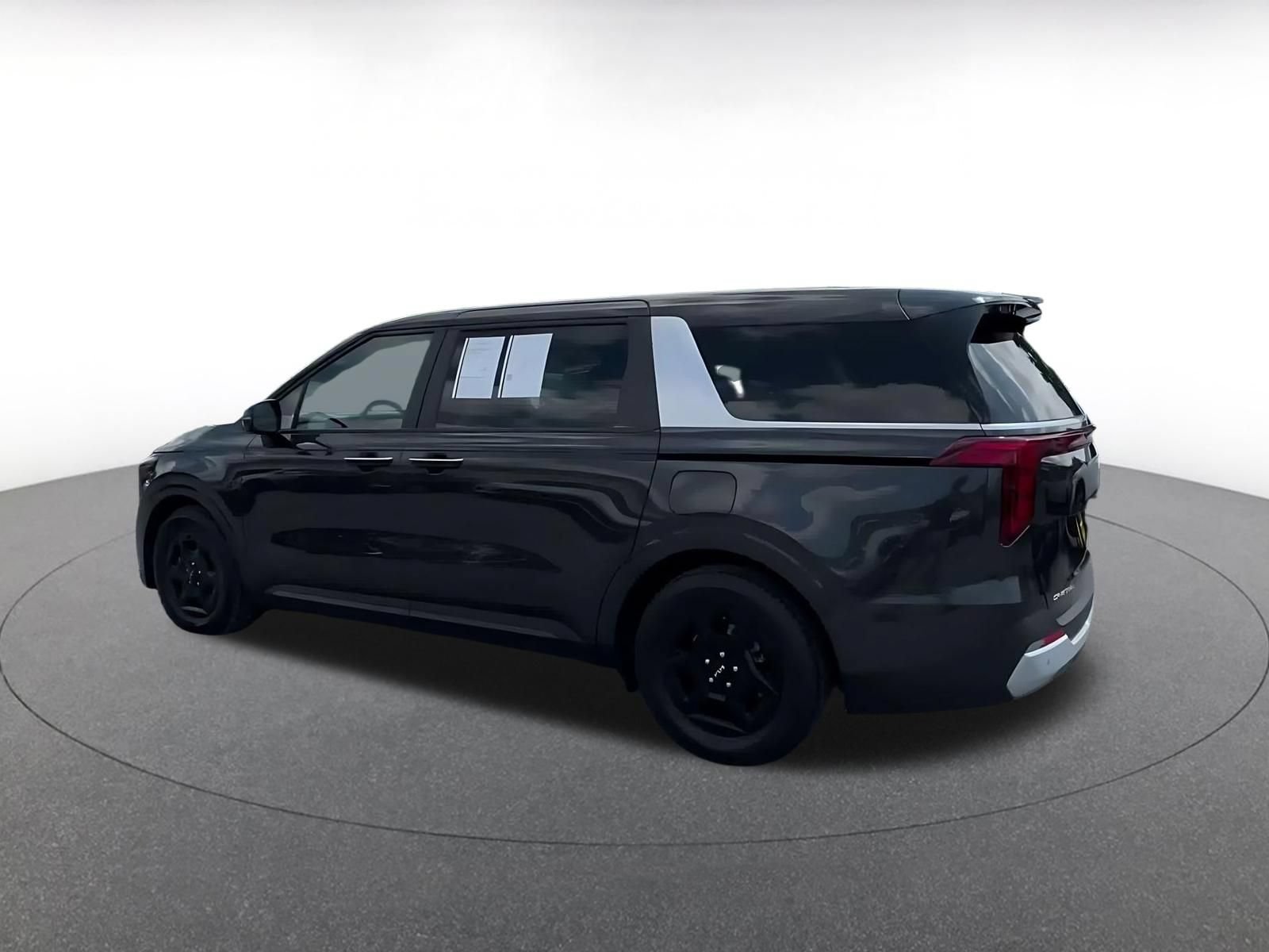 Thumbnail: 2026 Kia Carnival - 8