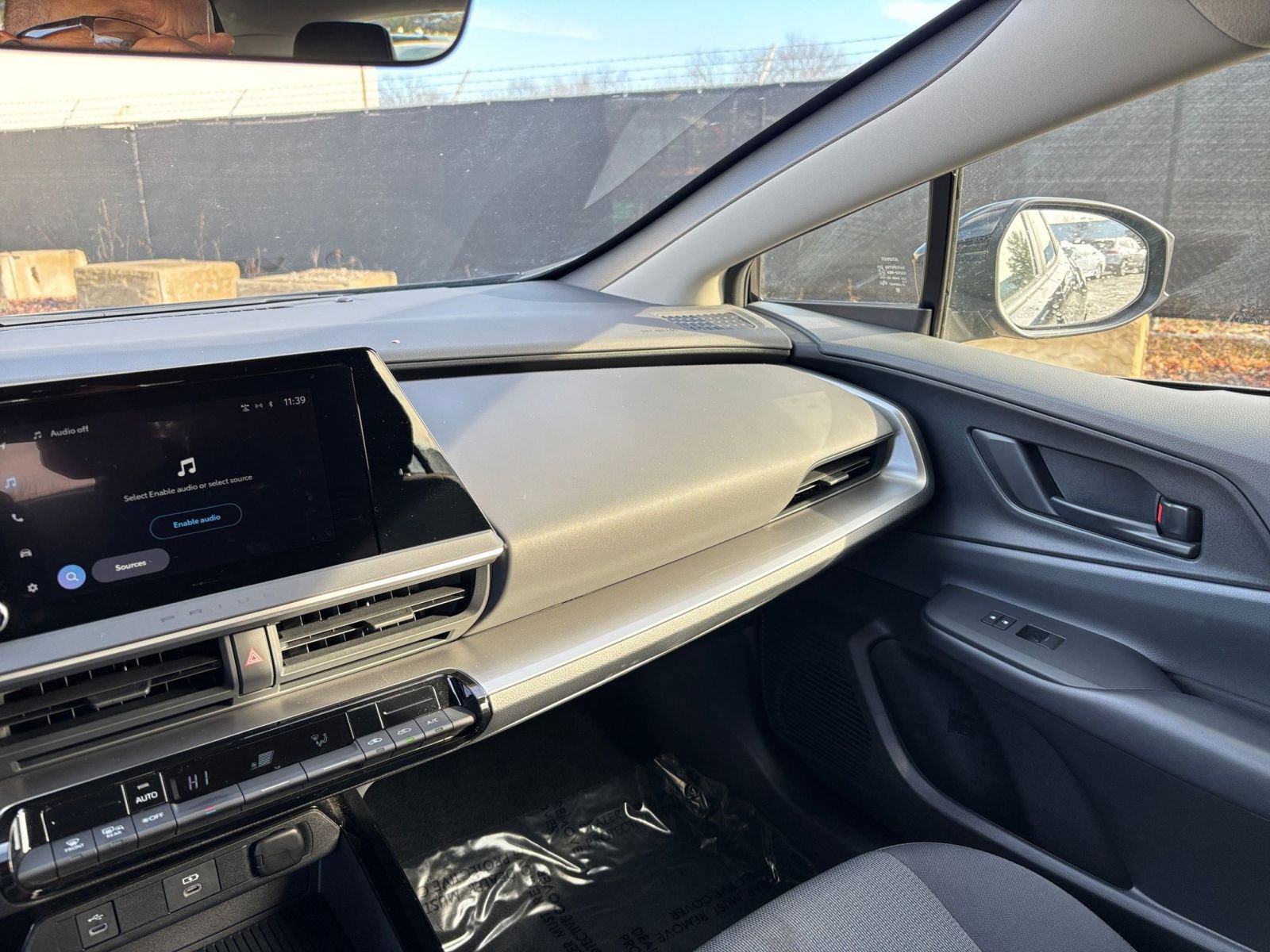 Thumbnail: 2025 Toyota Prius - 33