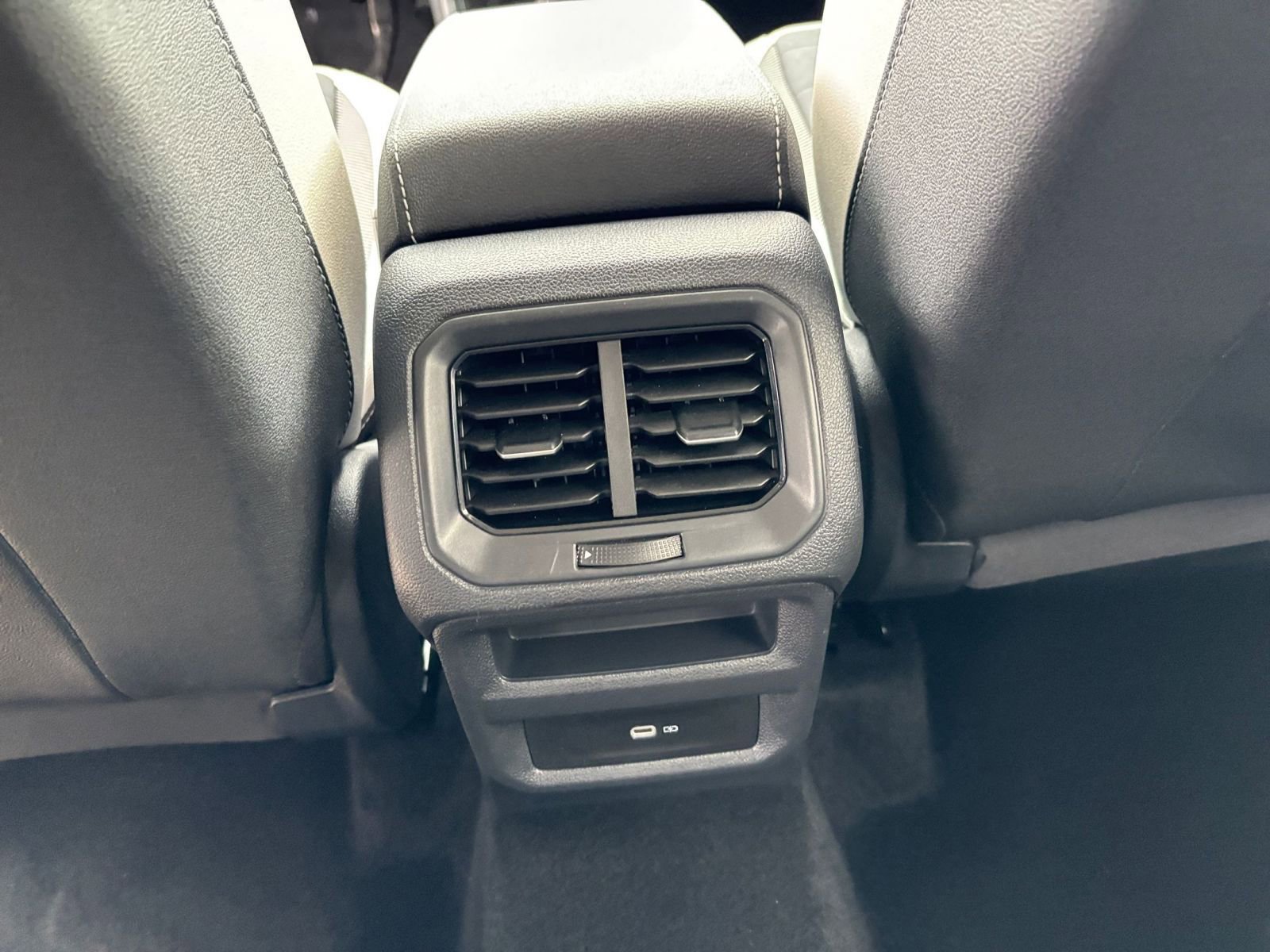 Thumbnail: 2025 Volkswagen Taos - 24