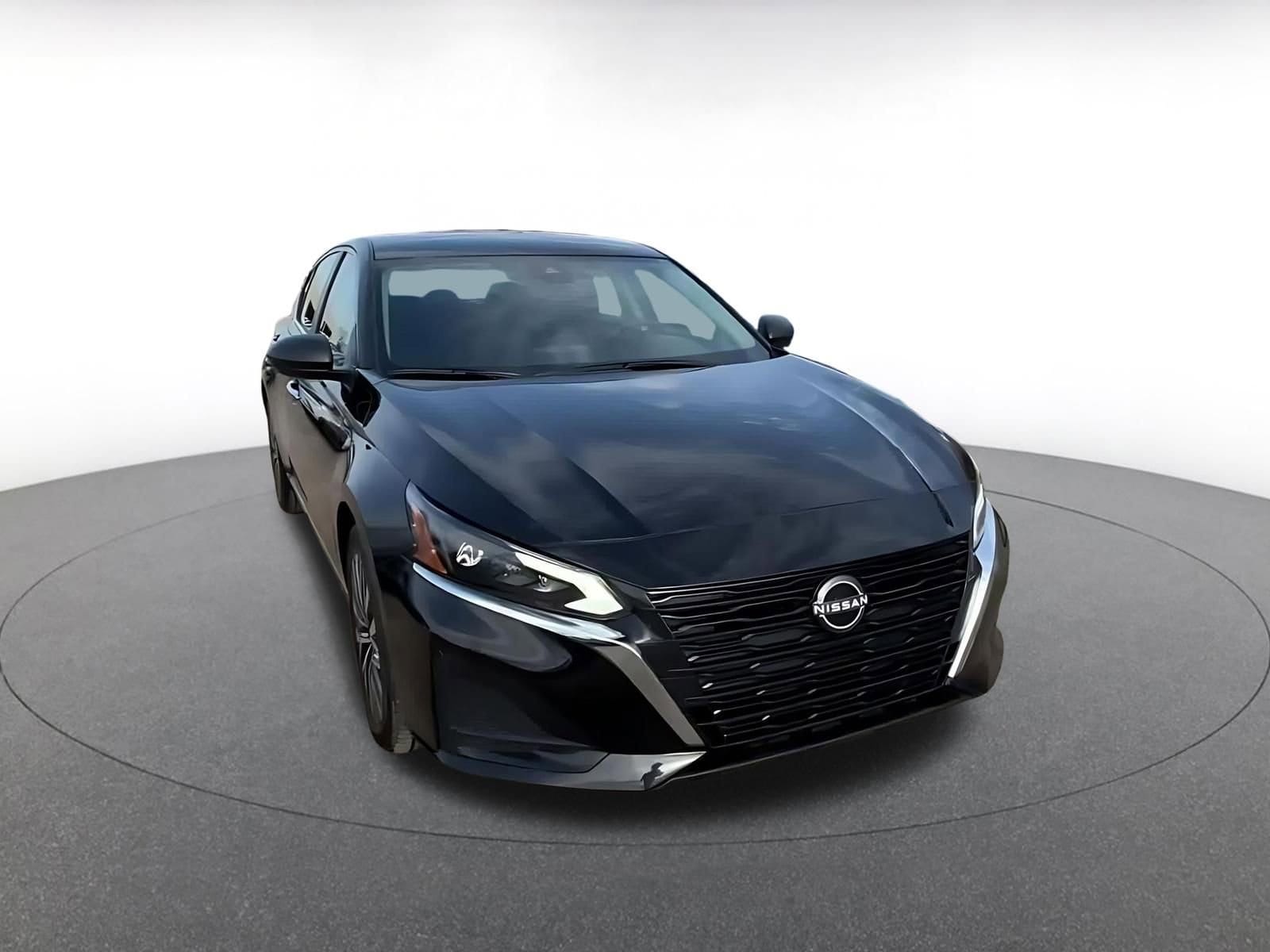 Thumbnail: 2025 Nissan Altima - 3