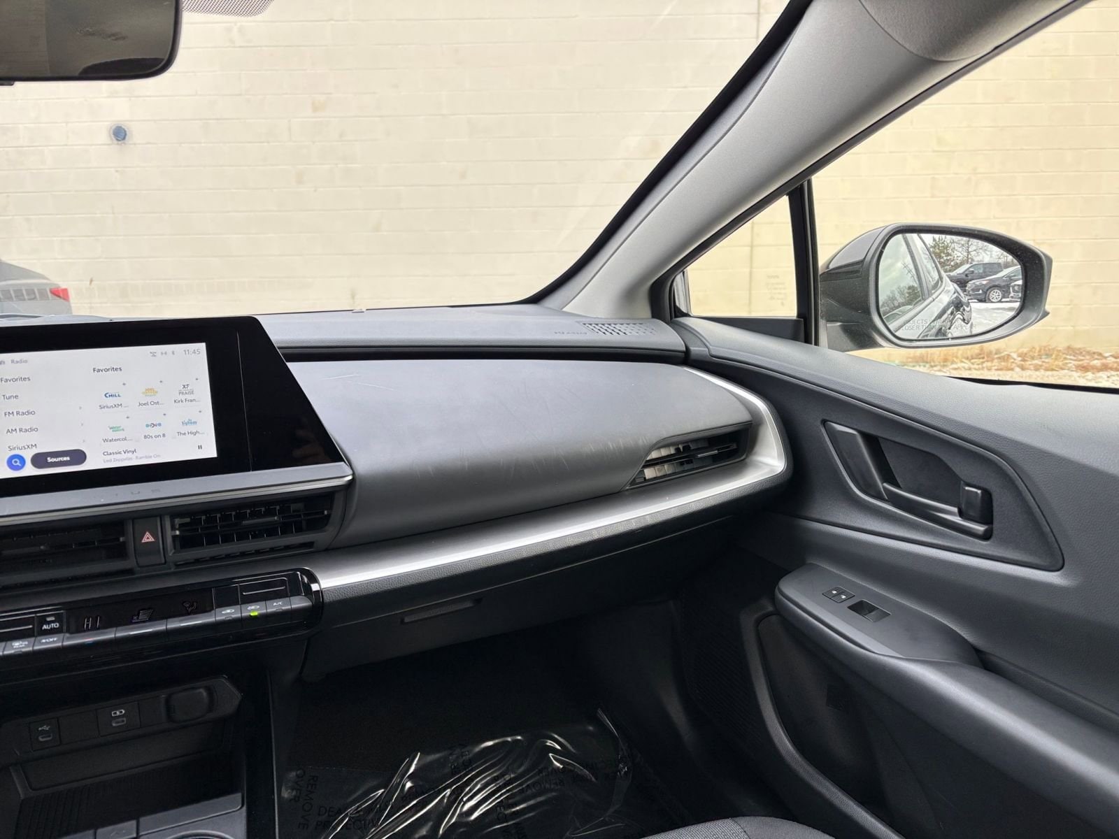 Thumbnail: 2025 Toyota Prius - 33