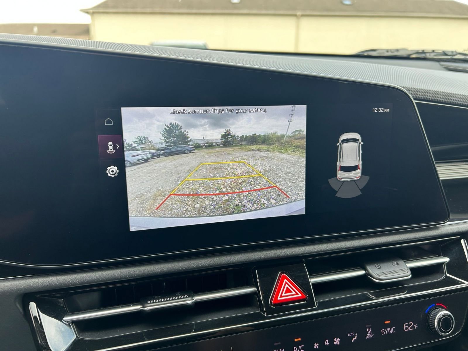 Thumbnail: 2023 Kia Niro - 17