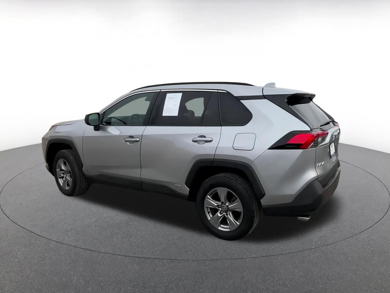 Thumbnail: 2025 Toyota RAV4 - 10
