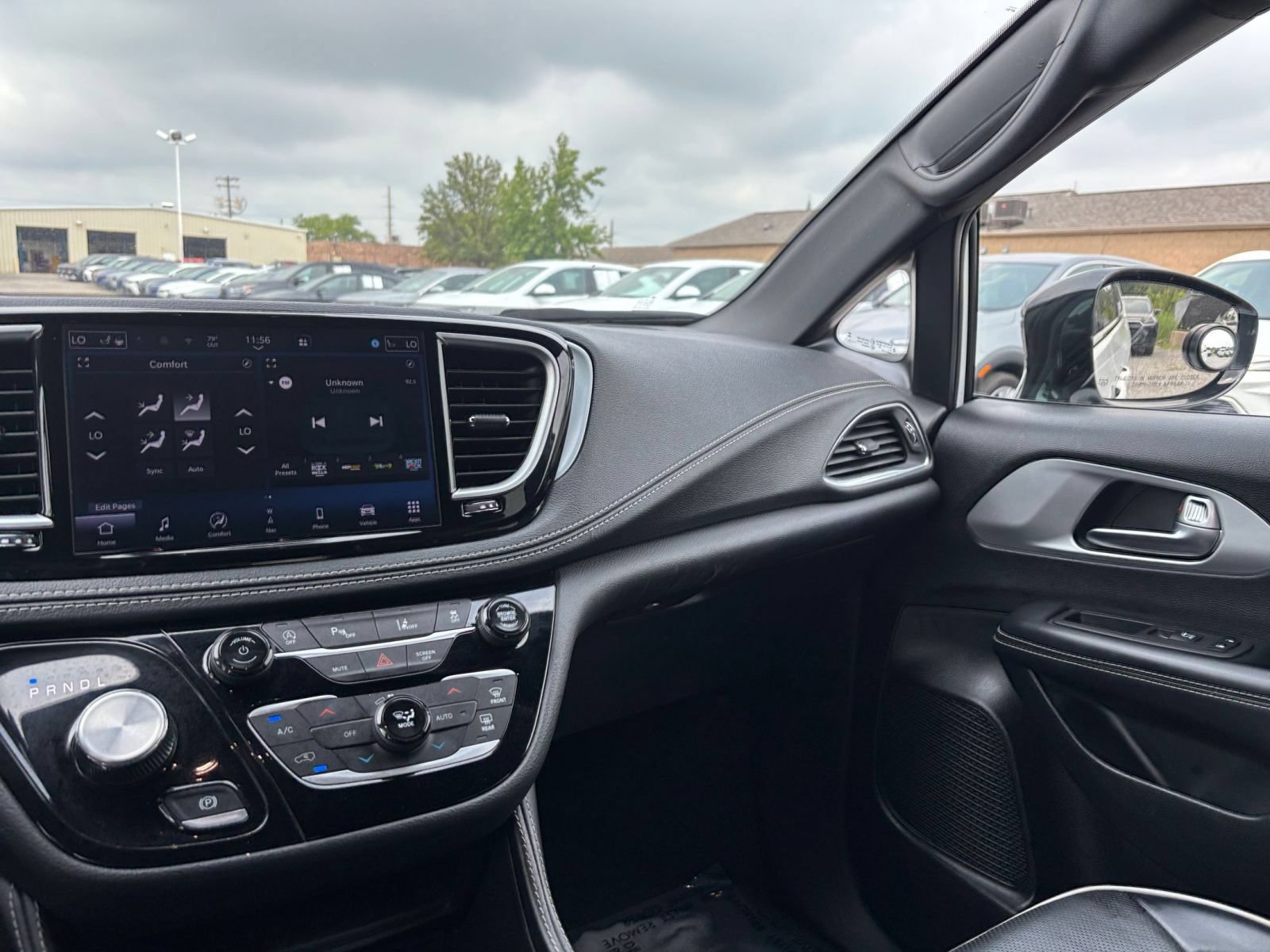 Thumbnail: 2025 Chrysler Pacifica - 35