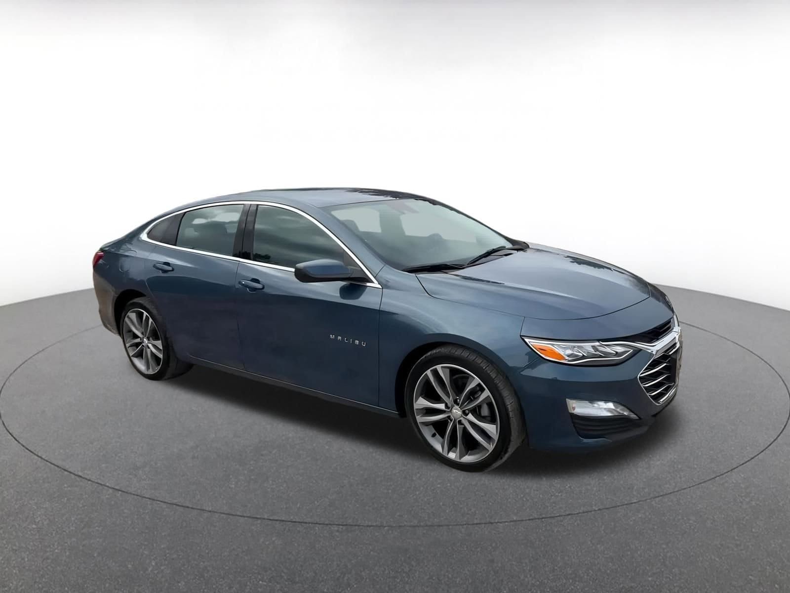 Thumbnail: 2024 Chevrolet Malibu - 2