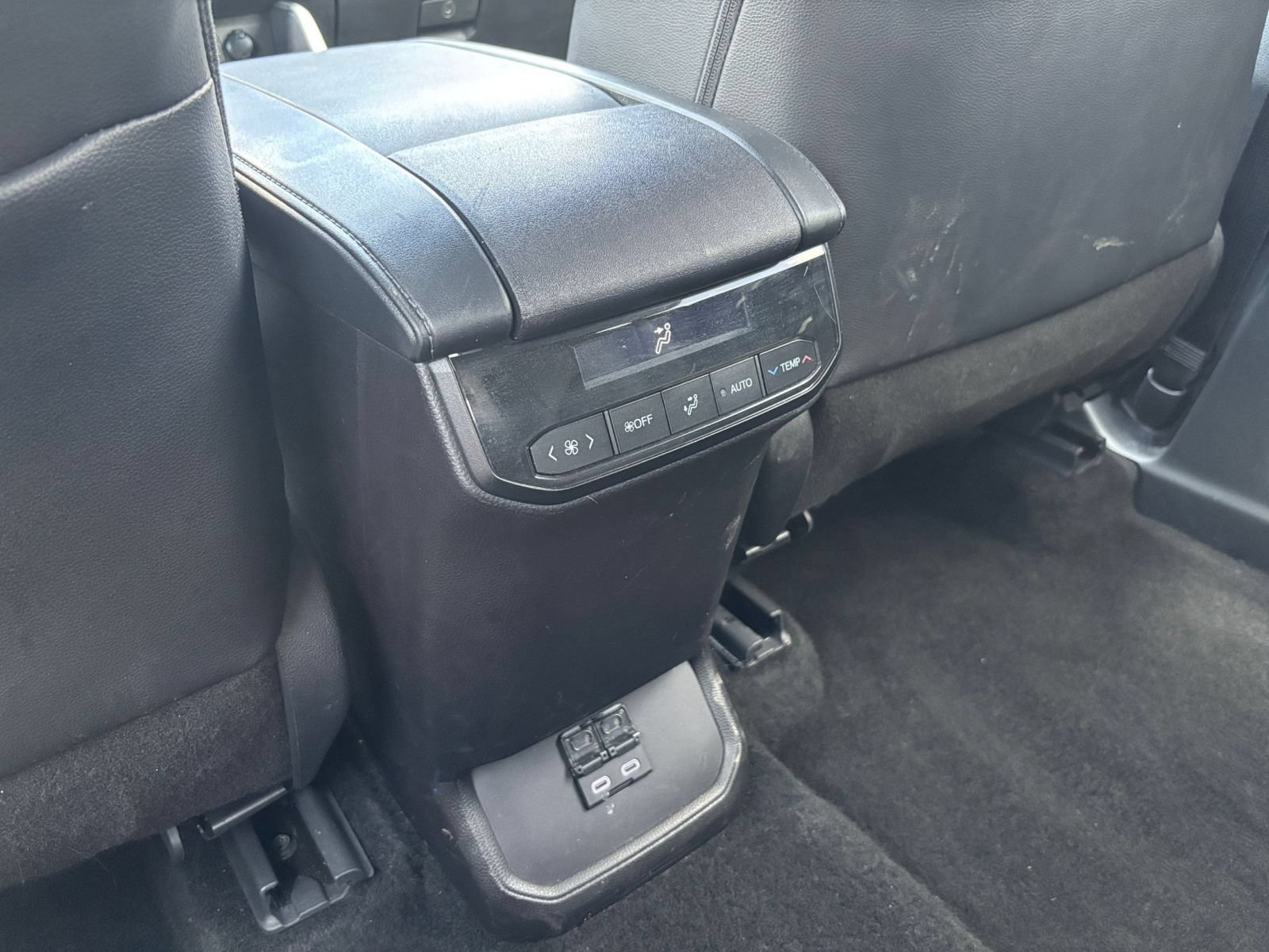 Thumbnail: 2025 Toyota Highlander - 25