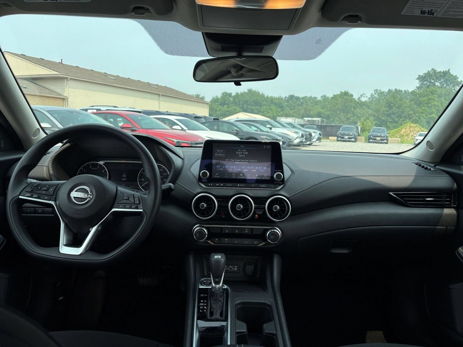 Thumbnail: 2025 Nissan Sentra - 31