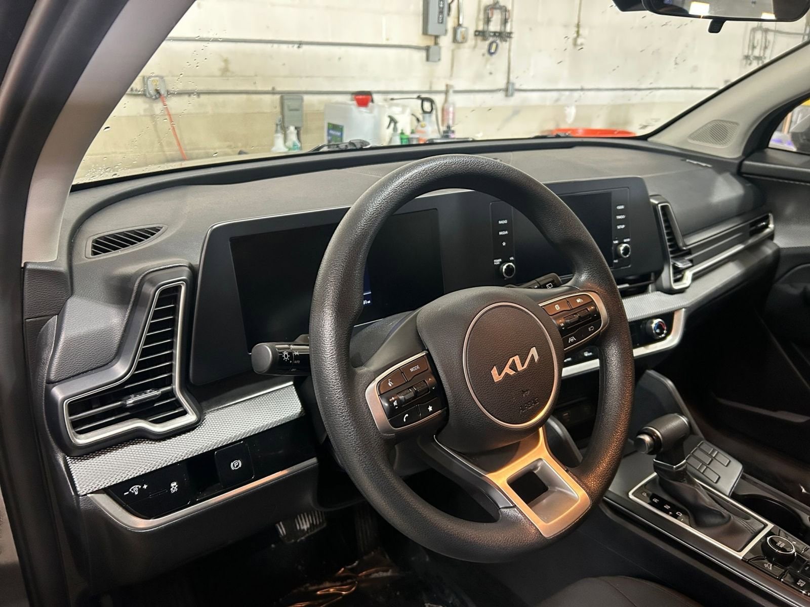 Thumbnail: 2023 Kia Sportage - 33