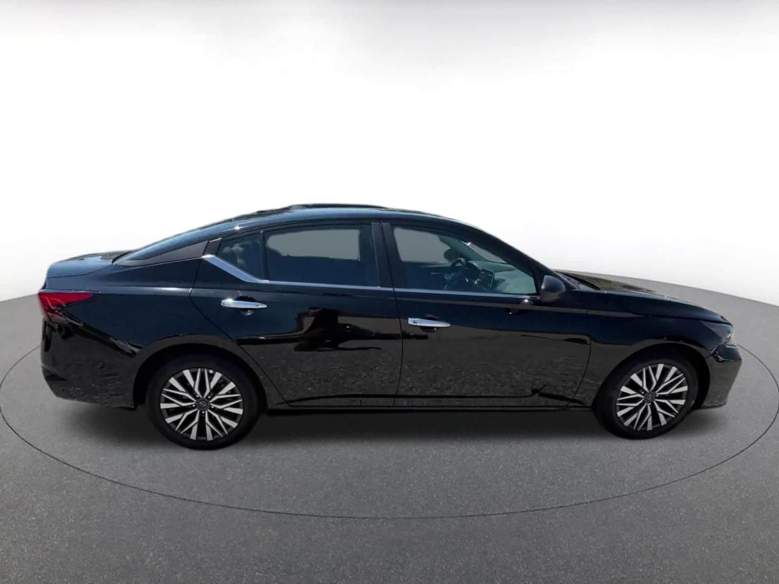 Thumbnail: 2025 Nissan Altima - 16