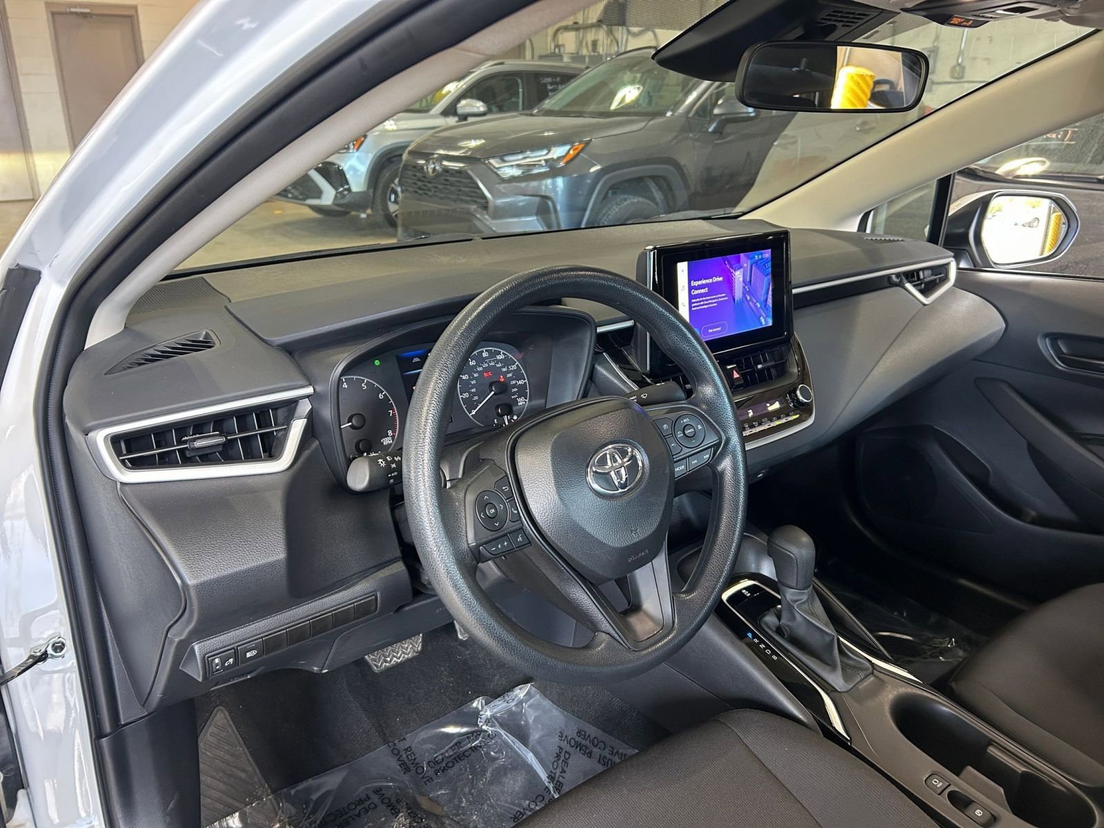 Thumbnail: 2025 Toyota Corolla - 32