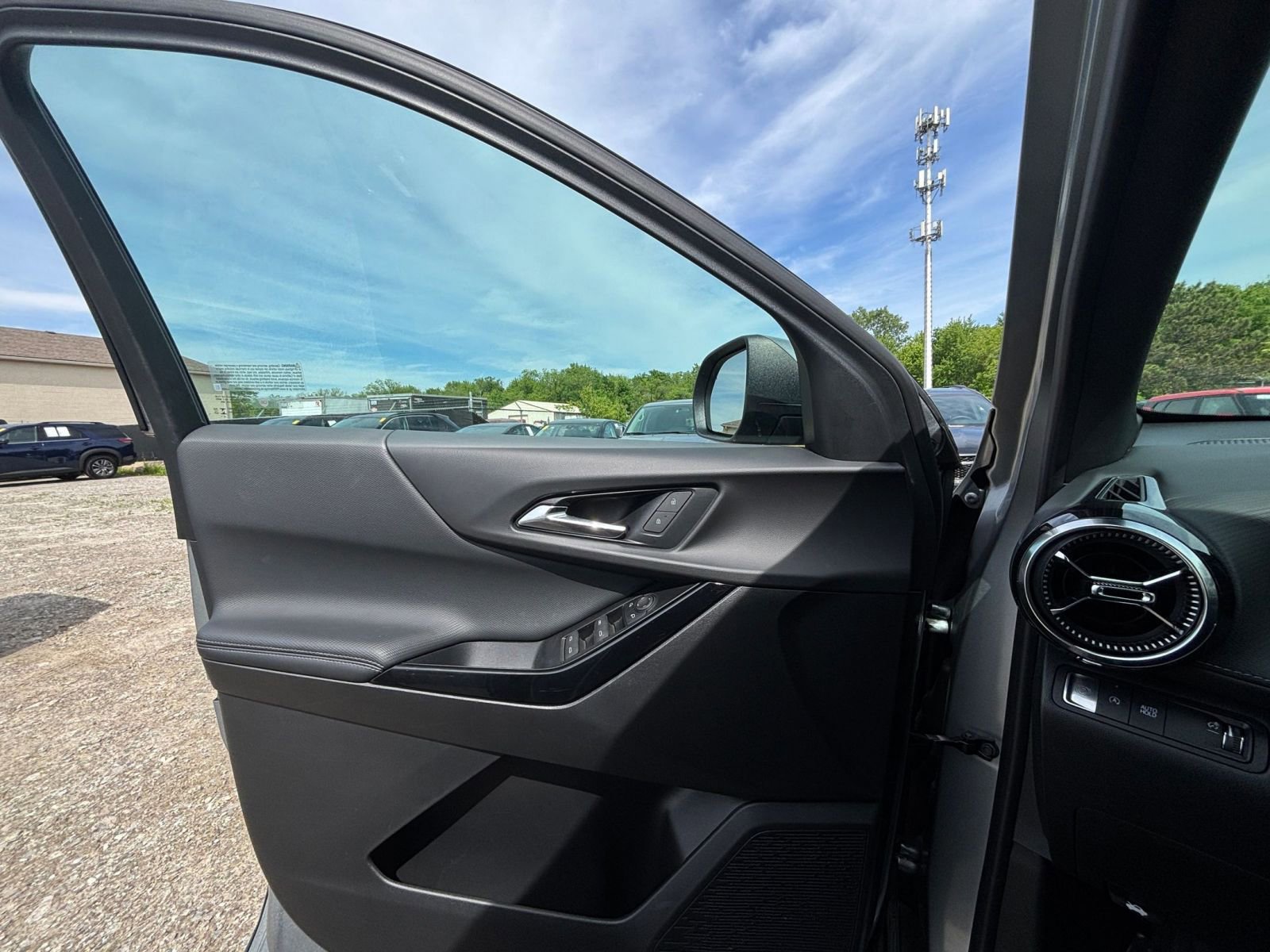 Thumbnail: 2025 Chevrolet Equinox - 18