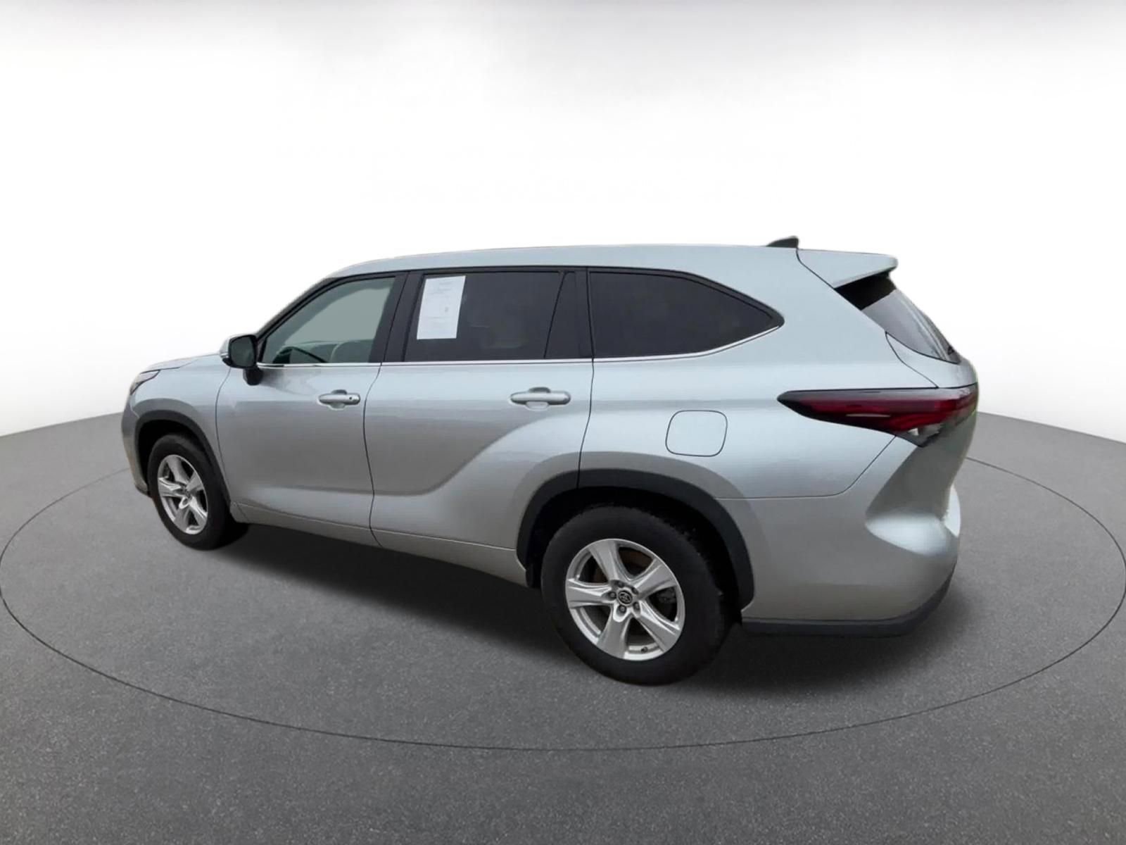 Thumbnail: 2025 Toyota Highlander - 10