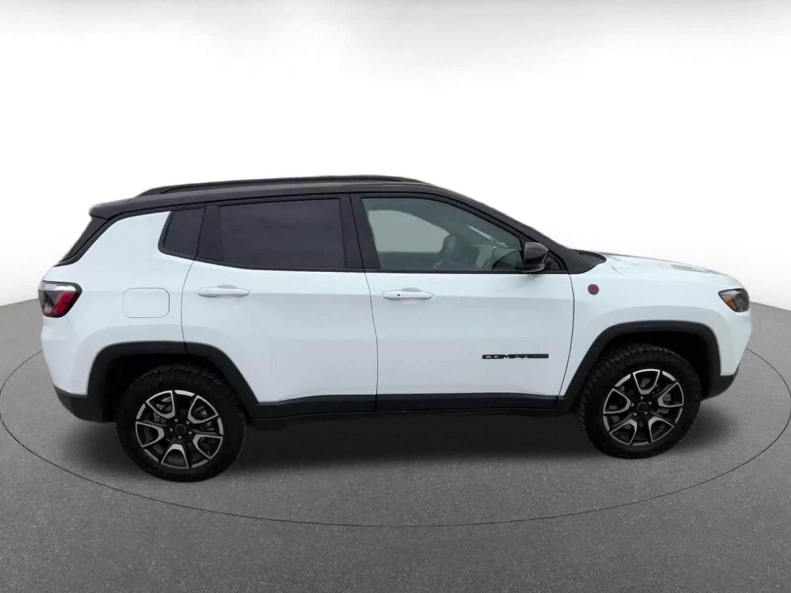 2025 Jeep Compass Trailhawk - Photo 16
