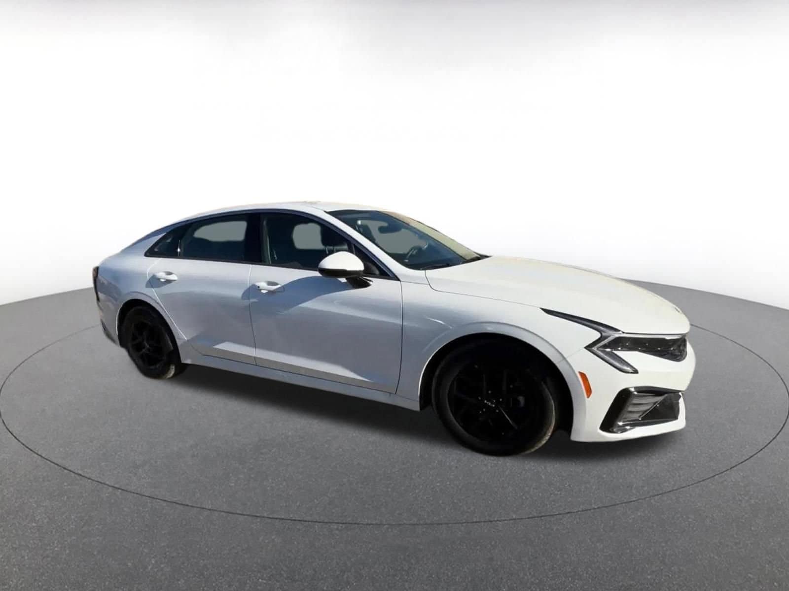 Thumbnail: 2025 Kia K5 - 2