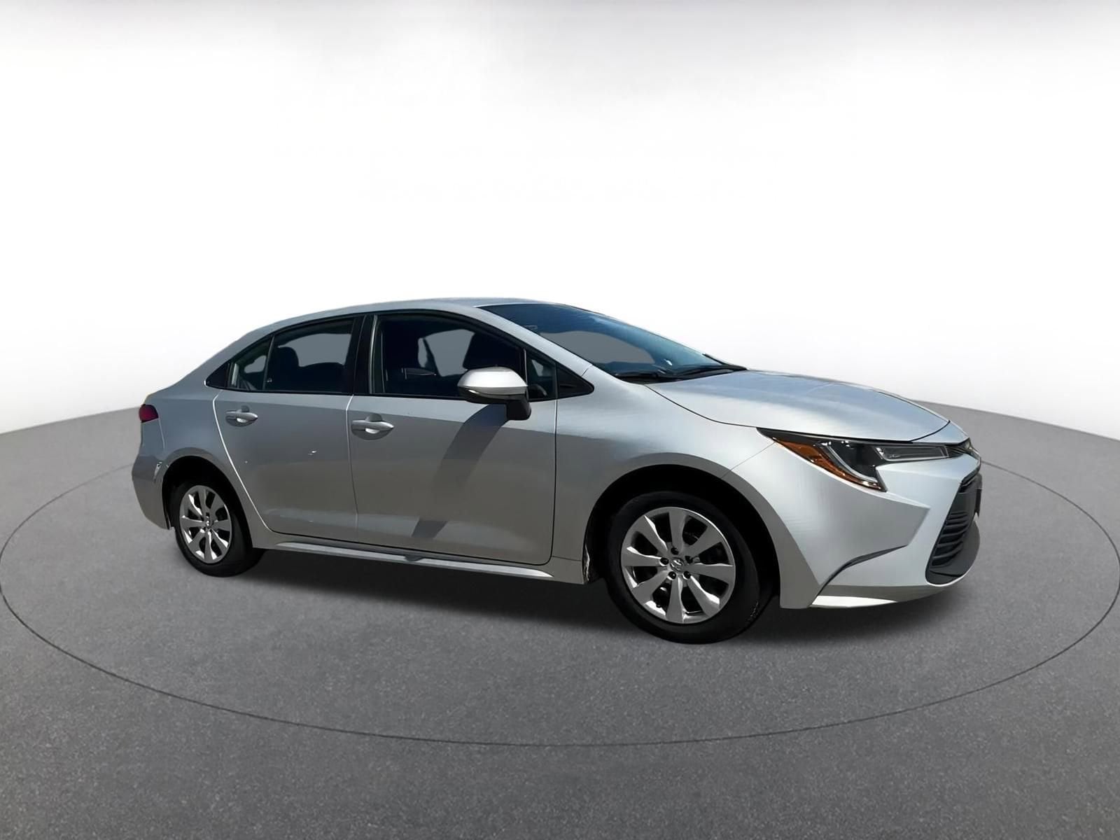 2024 Toyota Corolla LE 2