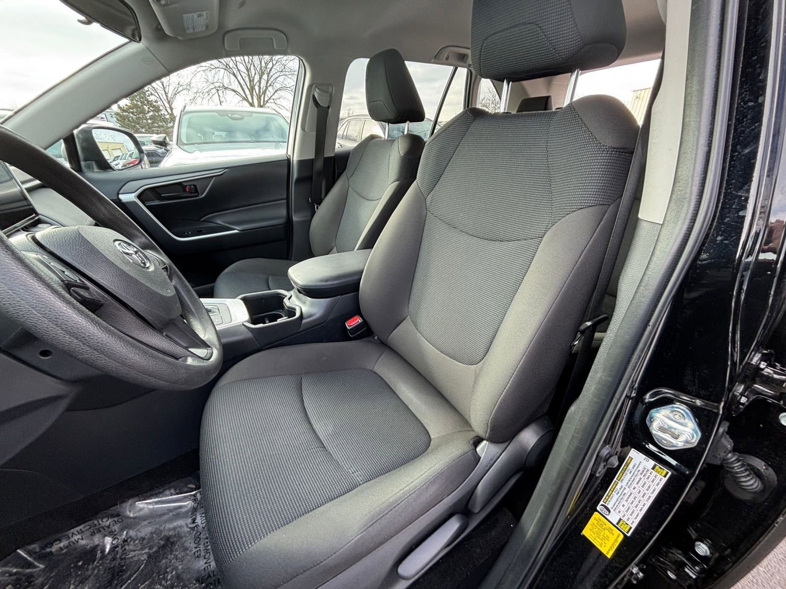 Thumbnail: 2025 Toyota RAV4 - 25