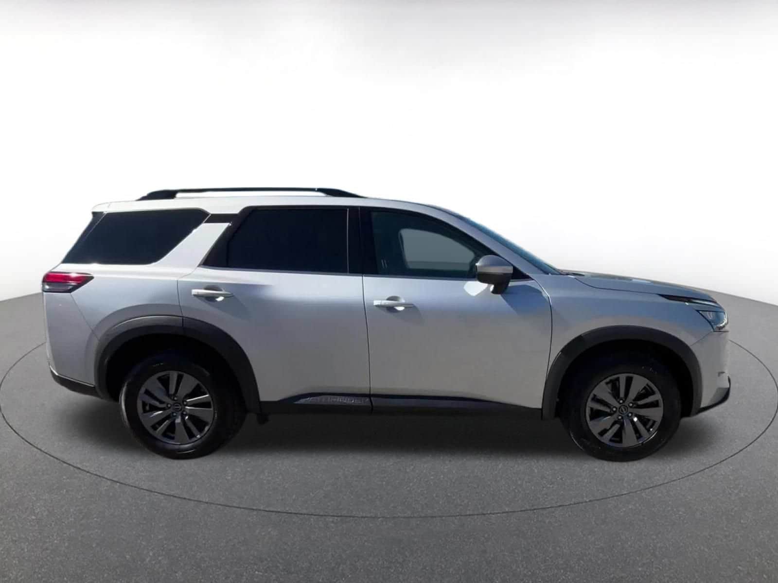 Thumbnail: 2025 Nissan Pathfinder - 16