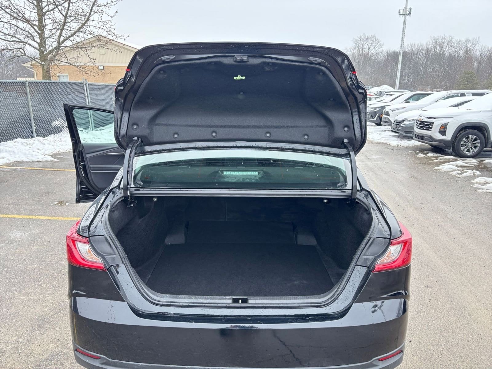 Thumbnail: 2025 Toyota Camry - 31