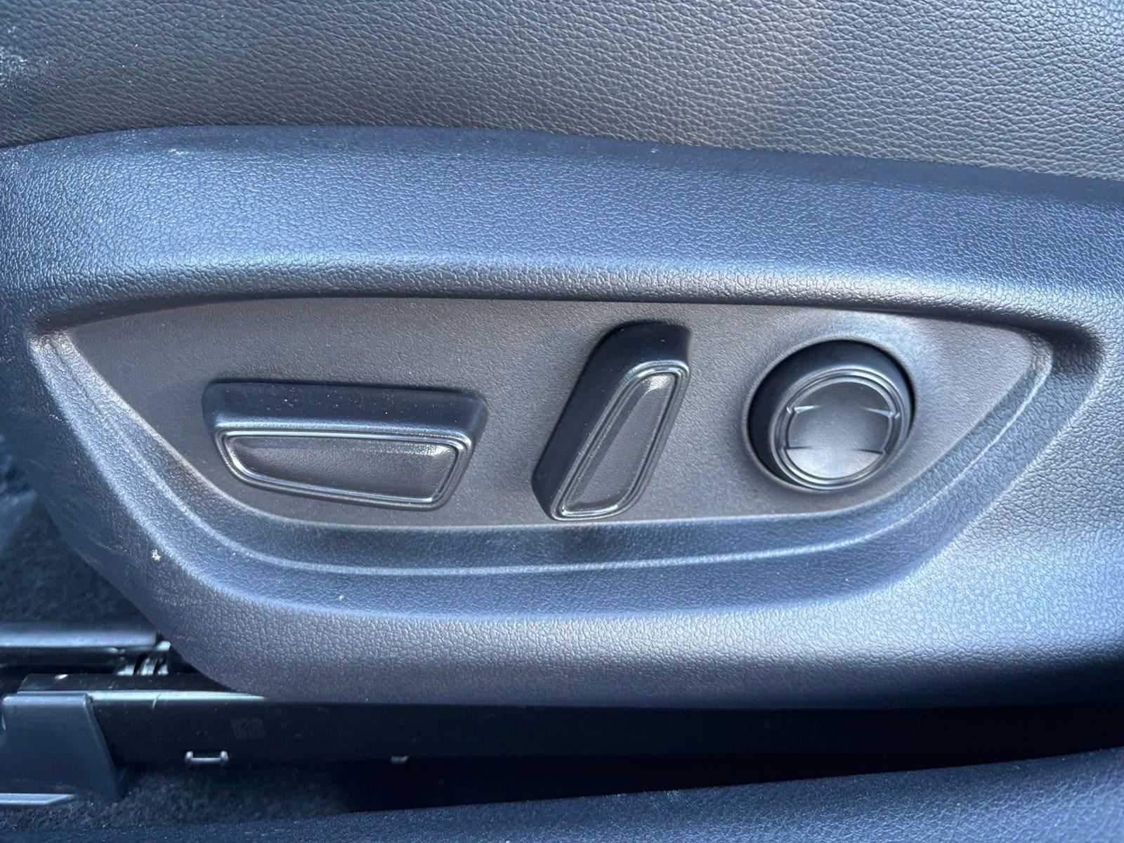 Thumbnail: 2025 Toyota Camry - 23