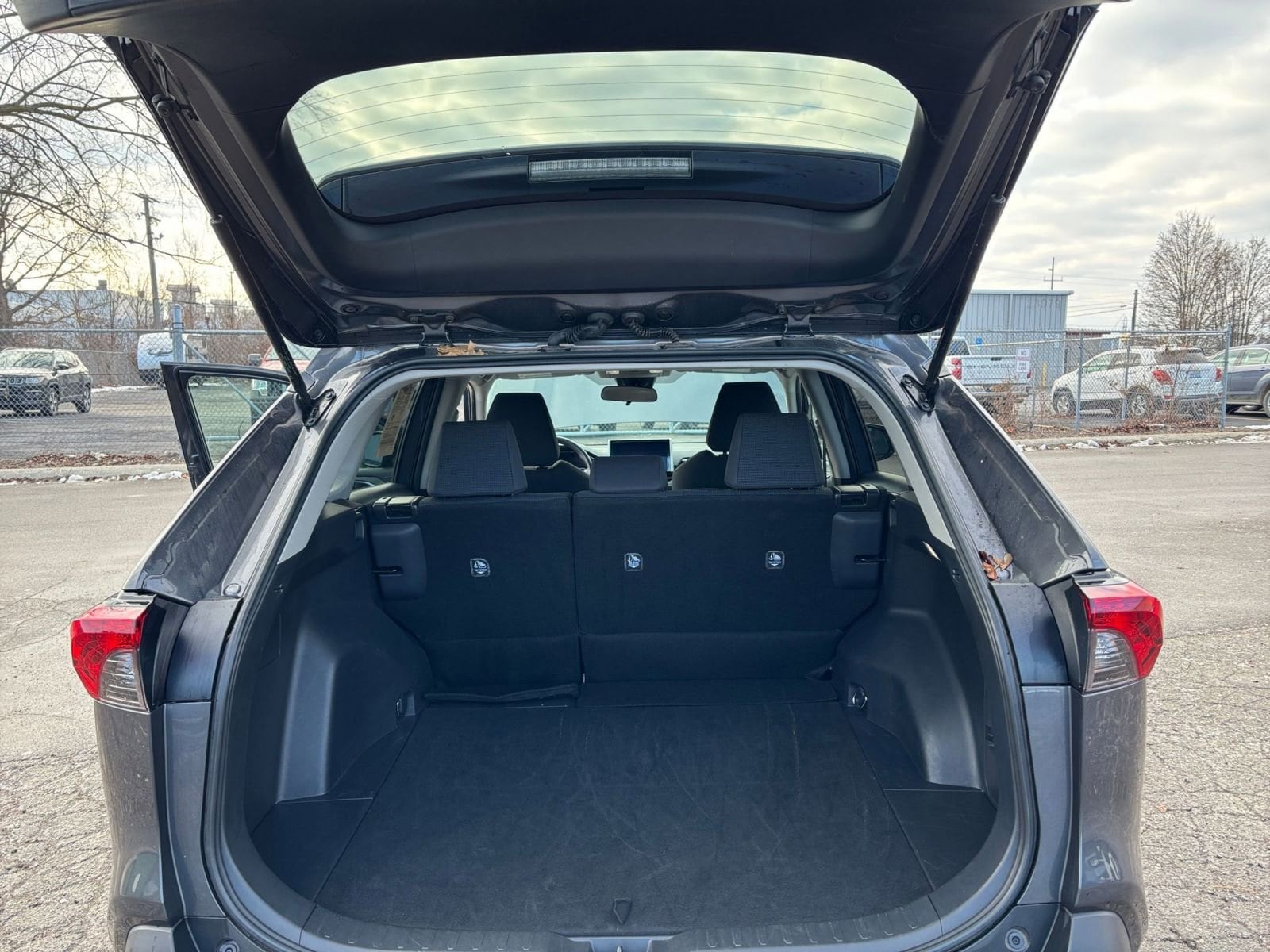 Thumbnail: 2025 Toyota RAV4 - 29