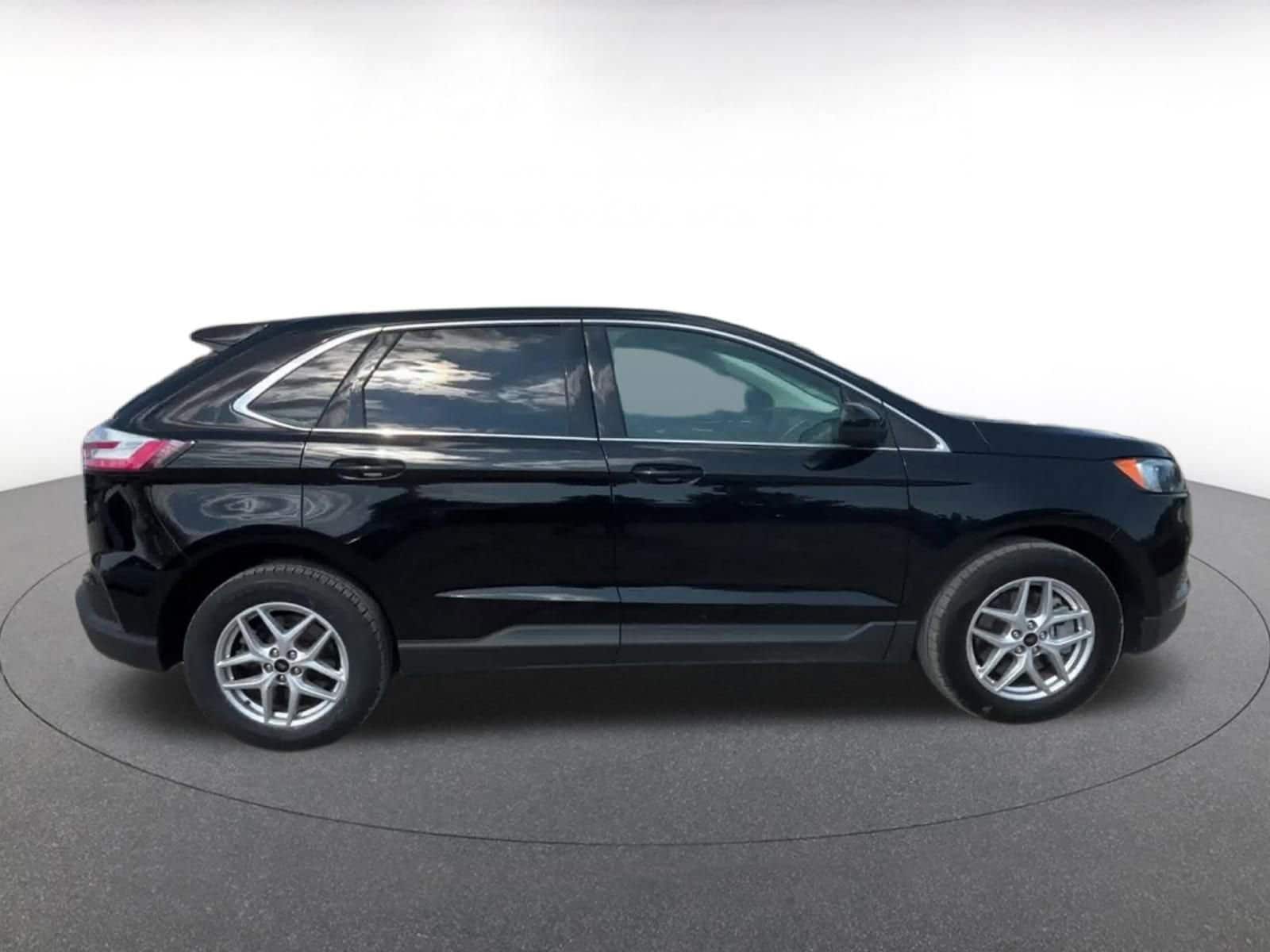 Thumbnail: 2024 Ford Edge - 16