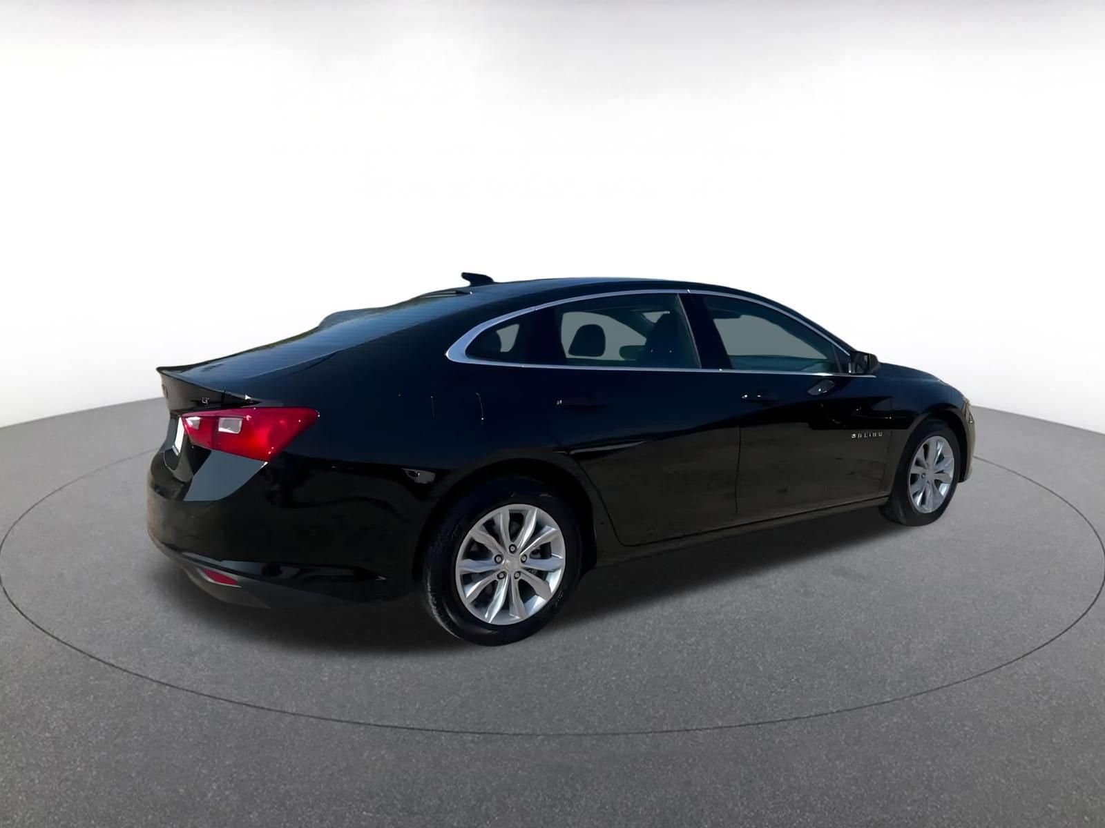 Thumbnail: 2024 Chevrolet Malibu - 15