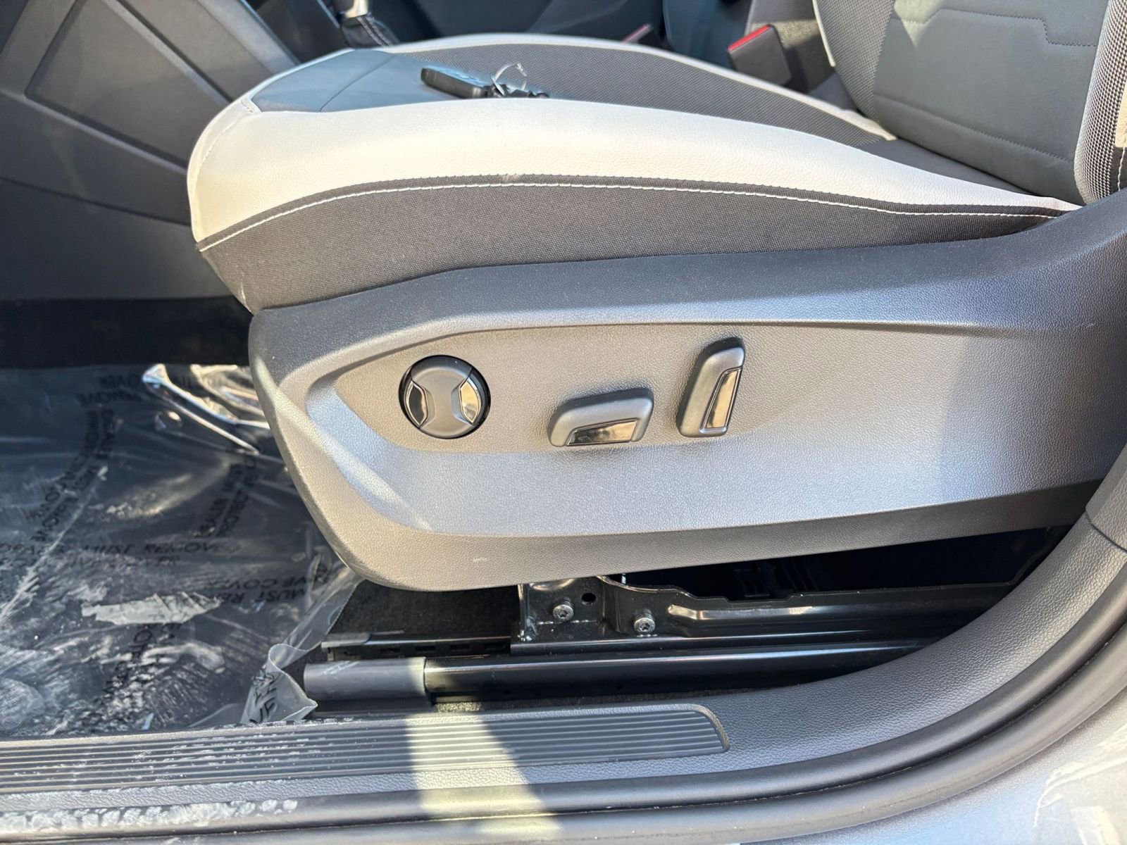 Thumbnail: 2025 Volkswagen Taos - 23