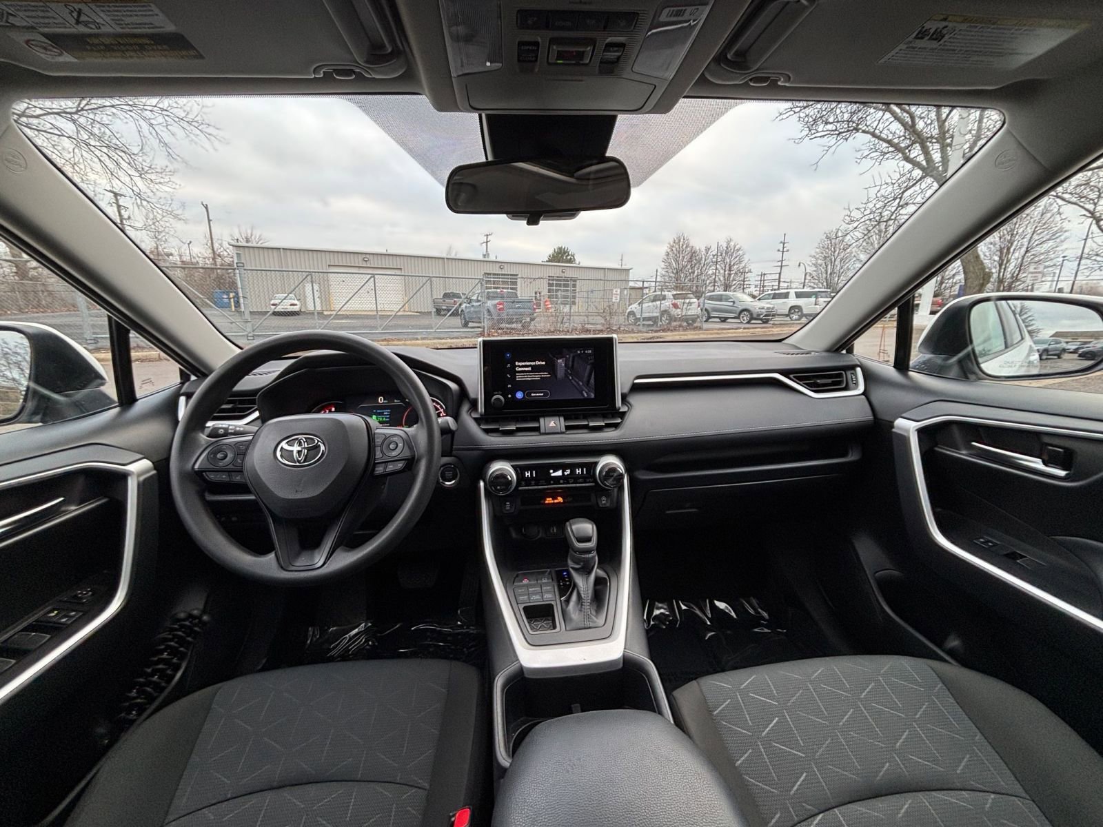 Thumbnail: 2025 Toyota RAV4 - 34