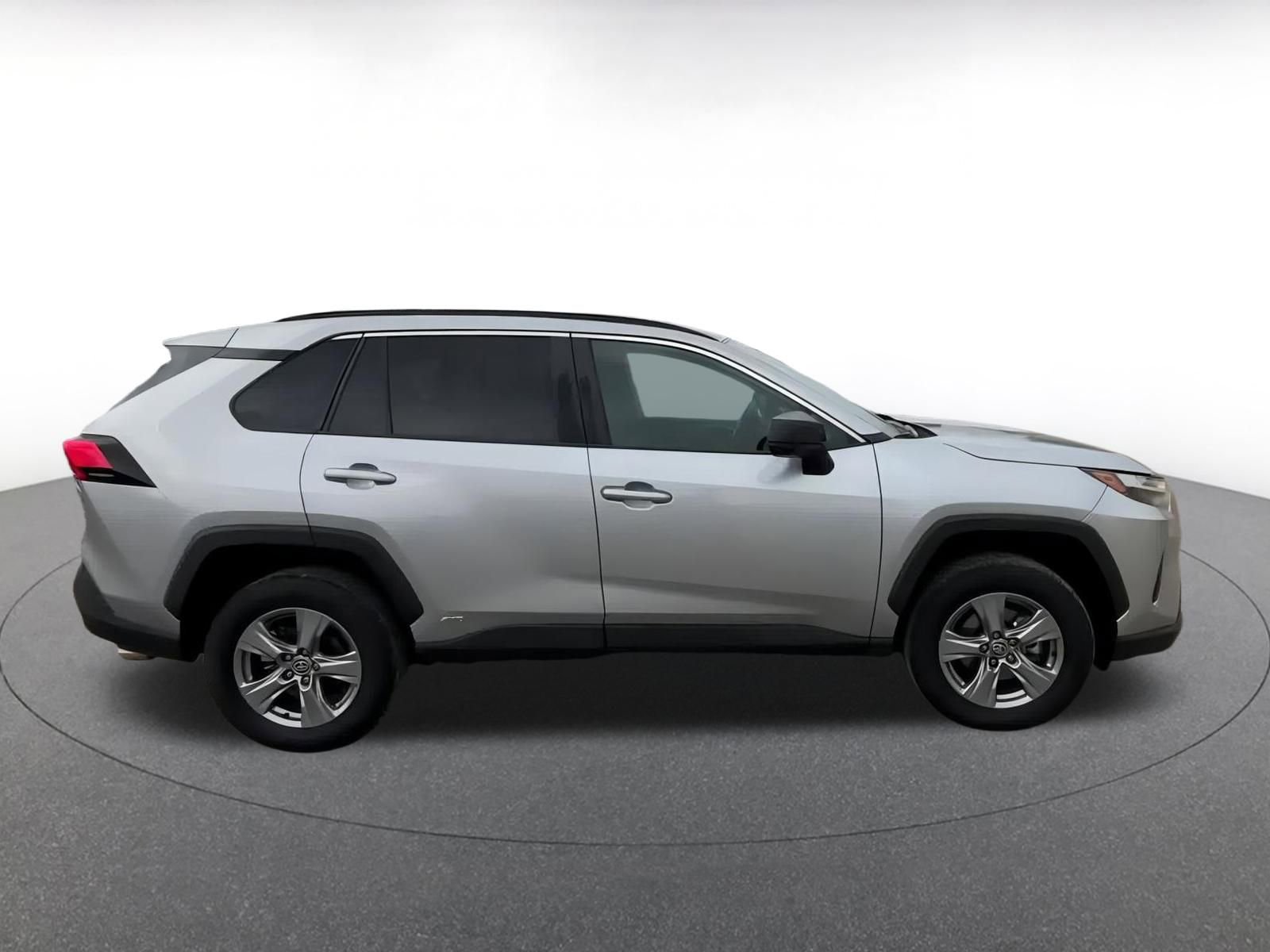 Thumbnail: 2025 Toyota RAV4 - 16